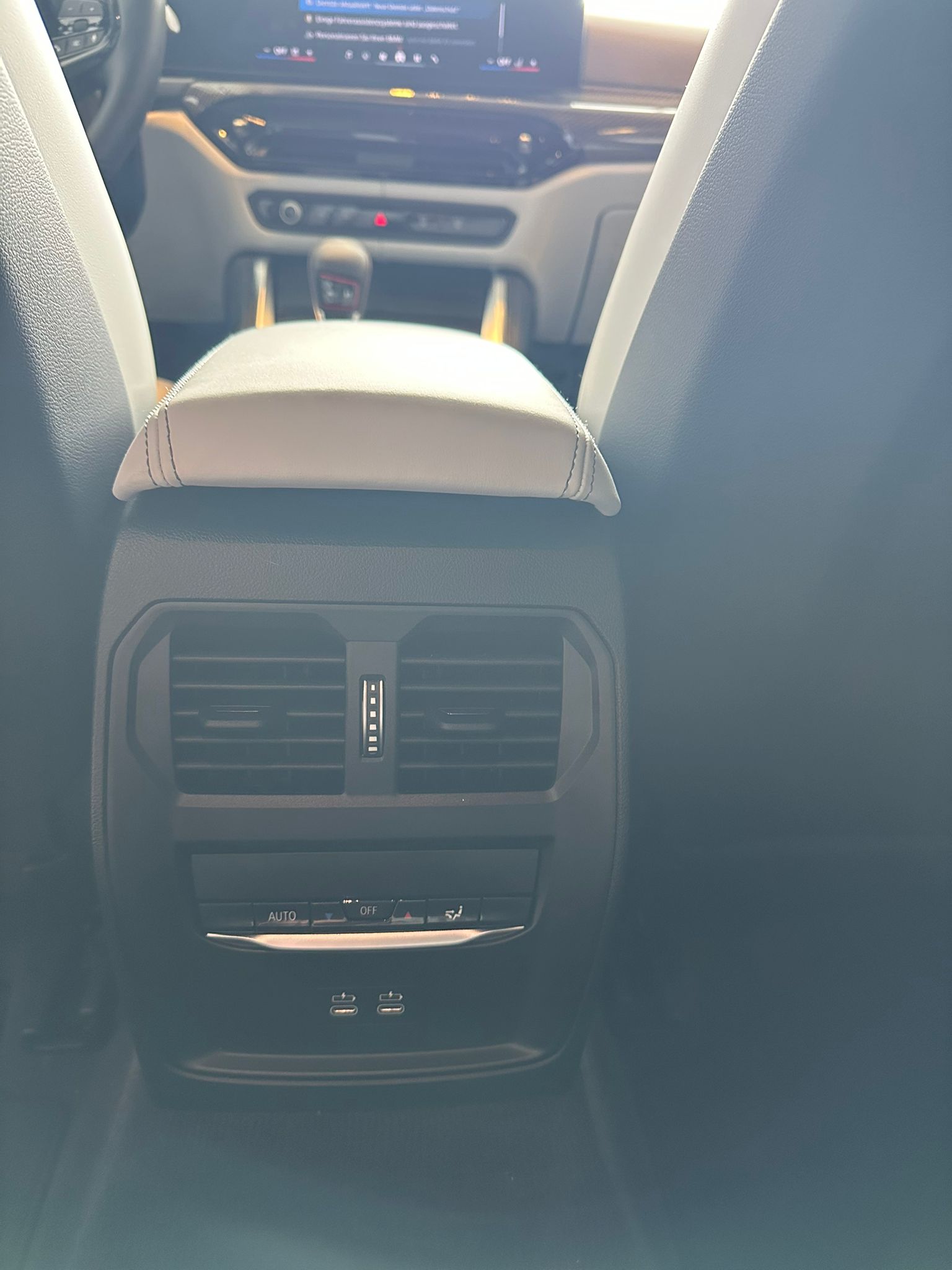 BMW M3 Touring xDrive Competition M-image-13