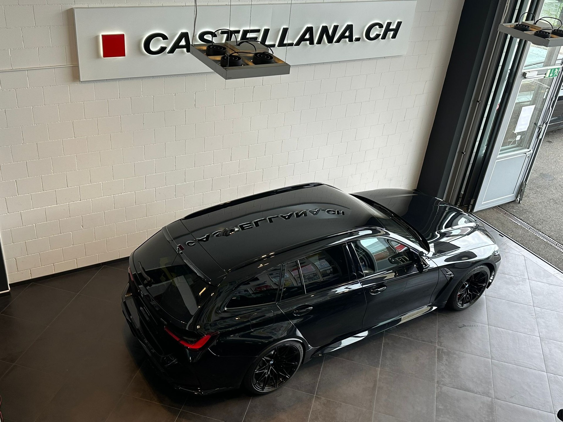 BMW M3 Touring xDrive Competition M-image-4