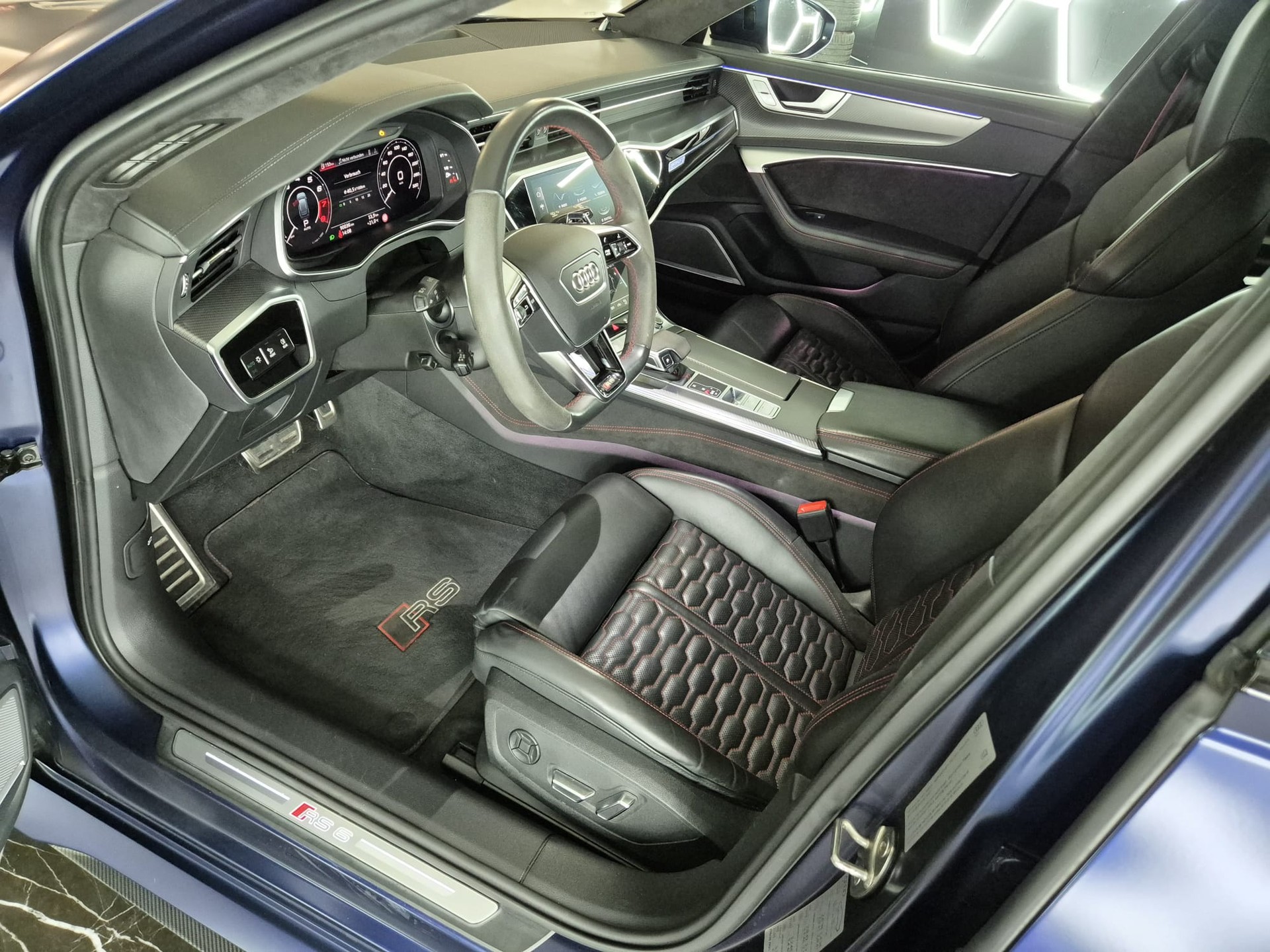 AUDI RS6 Avant 4.0 TFSI V8 quattro-image-19