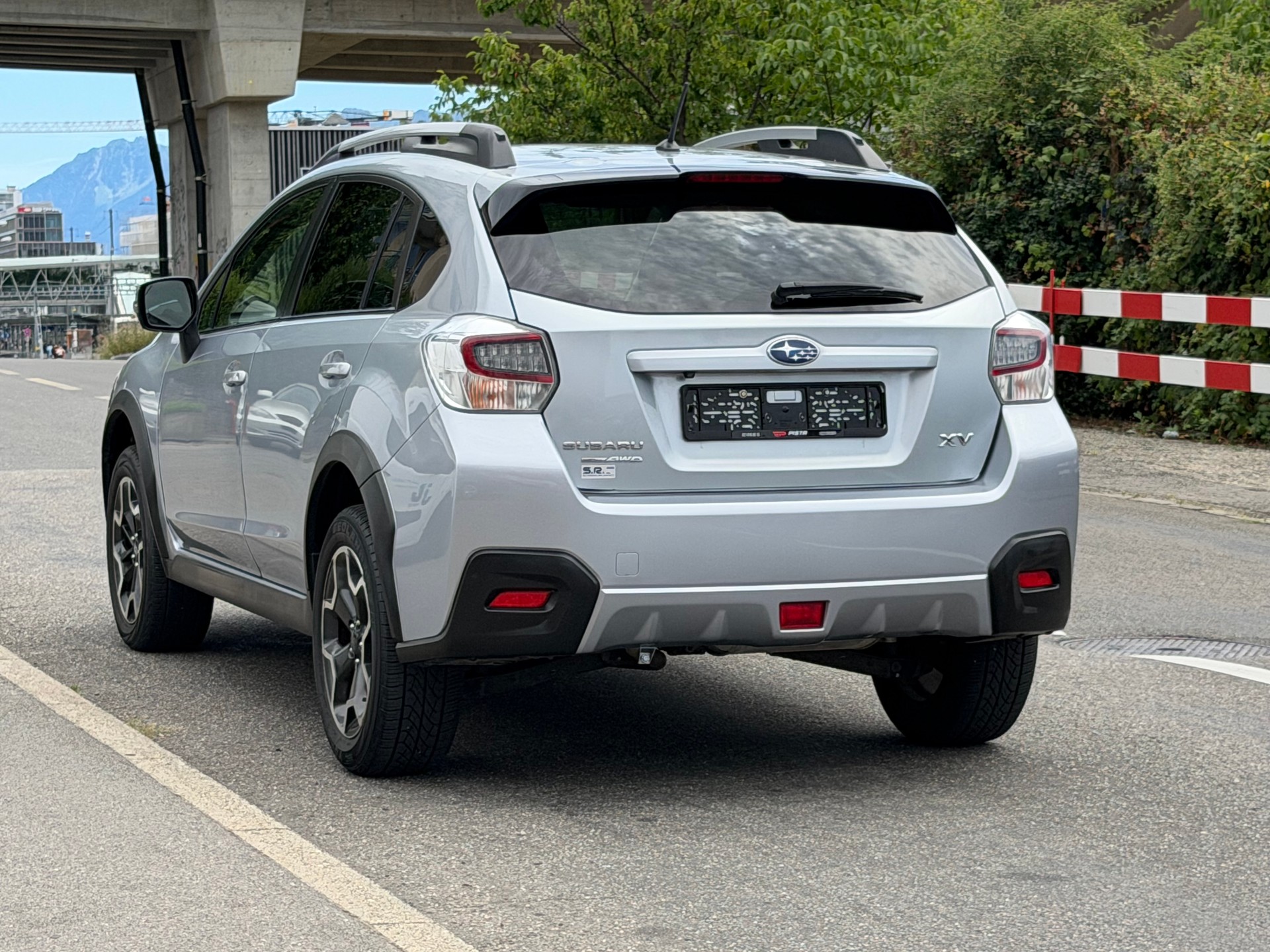 SUBARU XV 1.6 Swiss Two AWD CVT-showroom-element-3