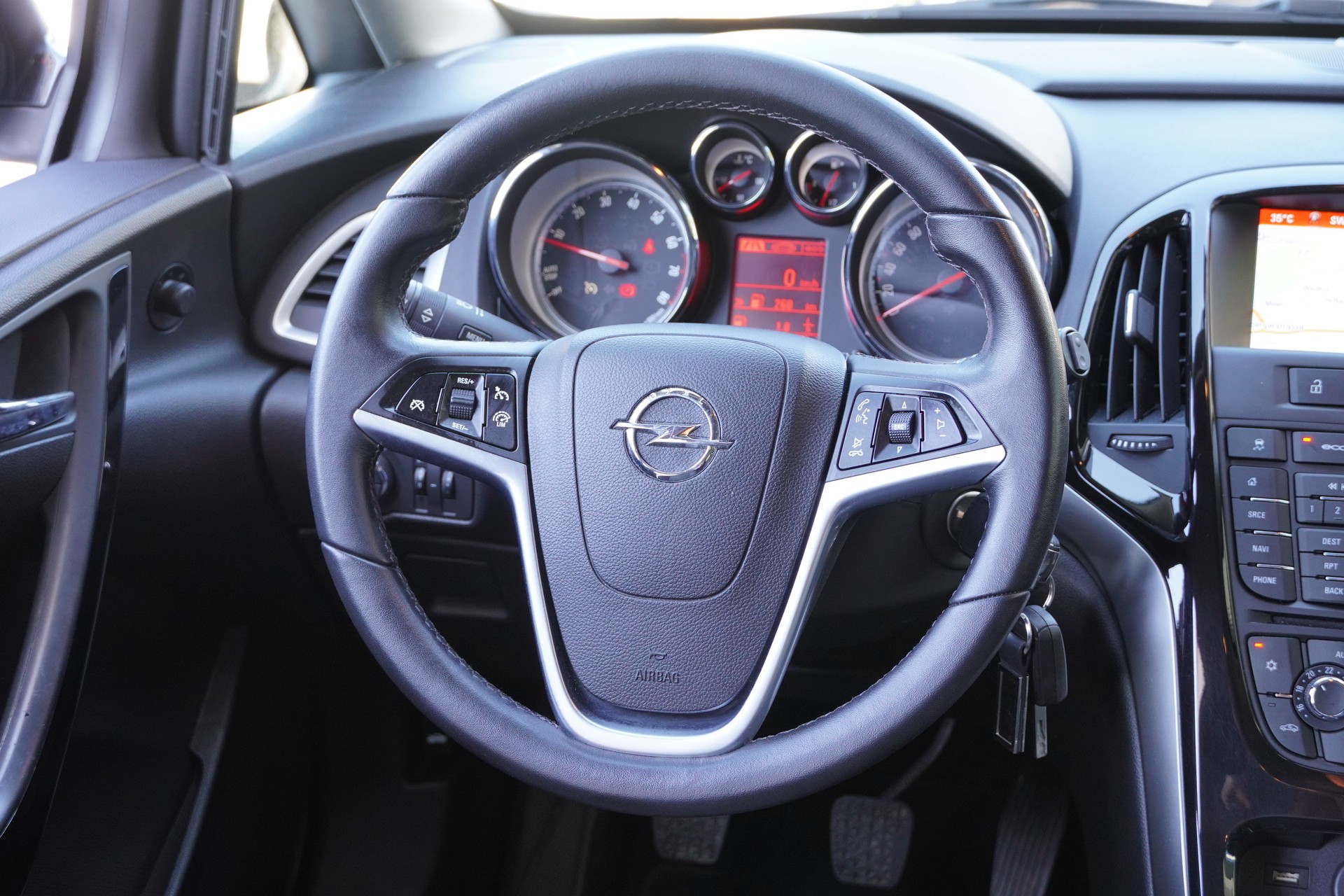 OPEL Astra SportsTourer 1.6i 16V Turbo Cosmo-image-14