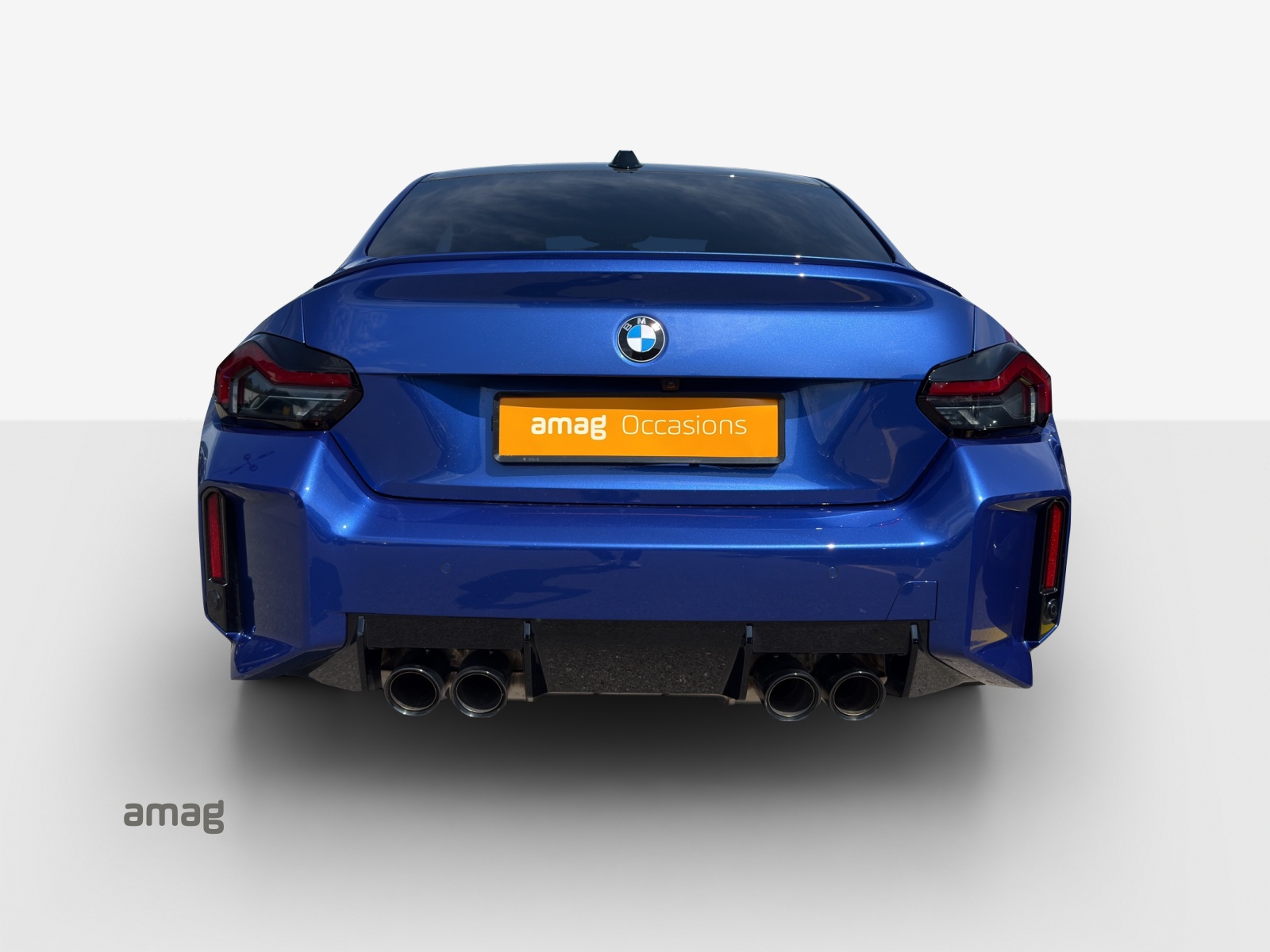 BMW M2 Steptronic-showroom-element-3