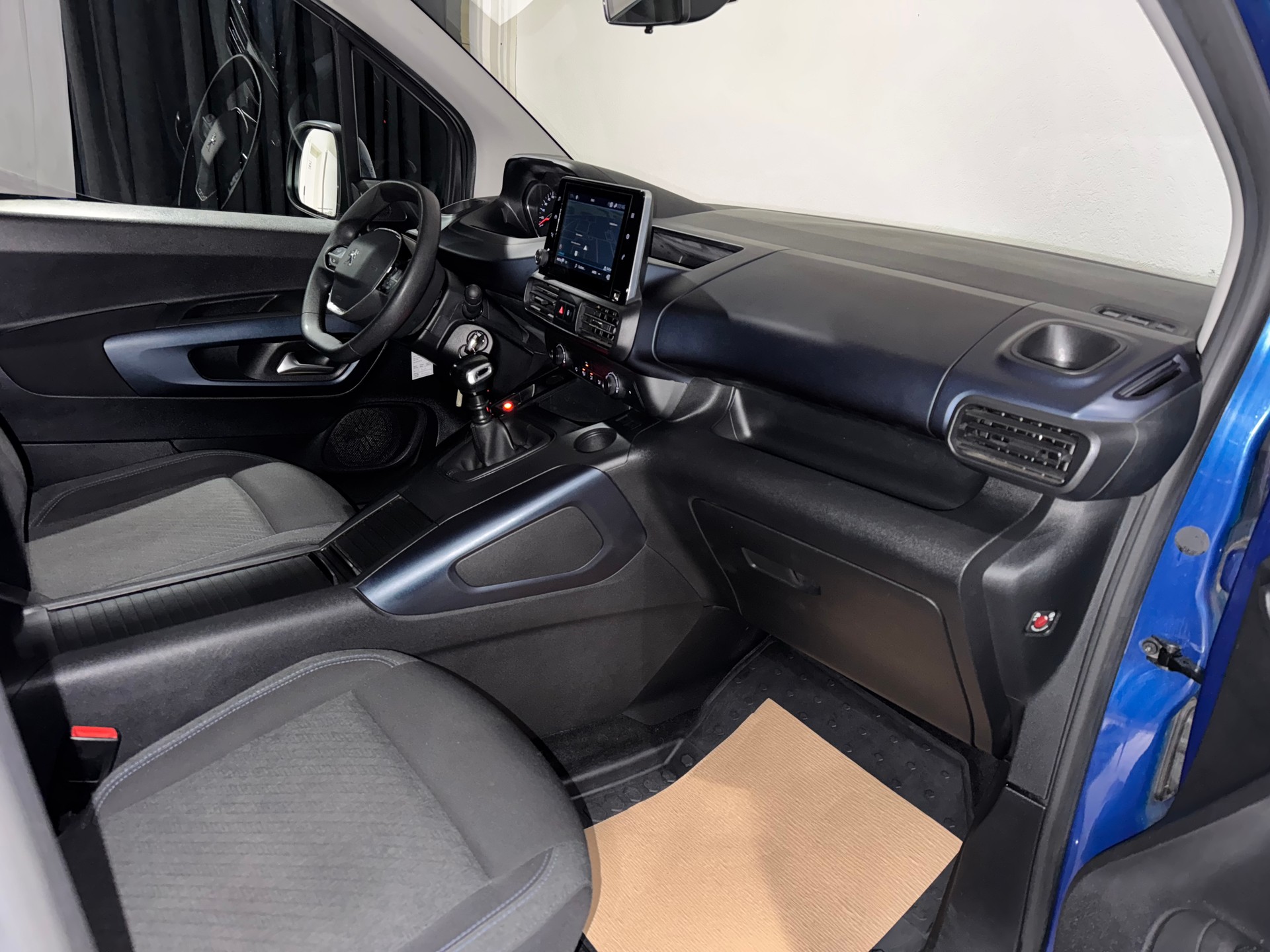 PEUGEOT Rifter Long 1.5 BlueHDi 7PL Allure | 1.Hand | AHK 1250Kg |-image-9