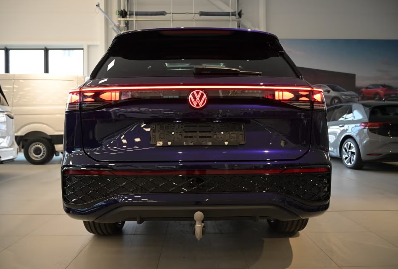 VW Tayron 2.0 TDI SCR R-Line Black Edition 4Motion DSG-image-6