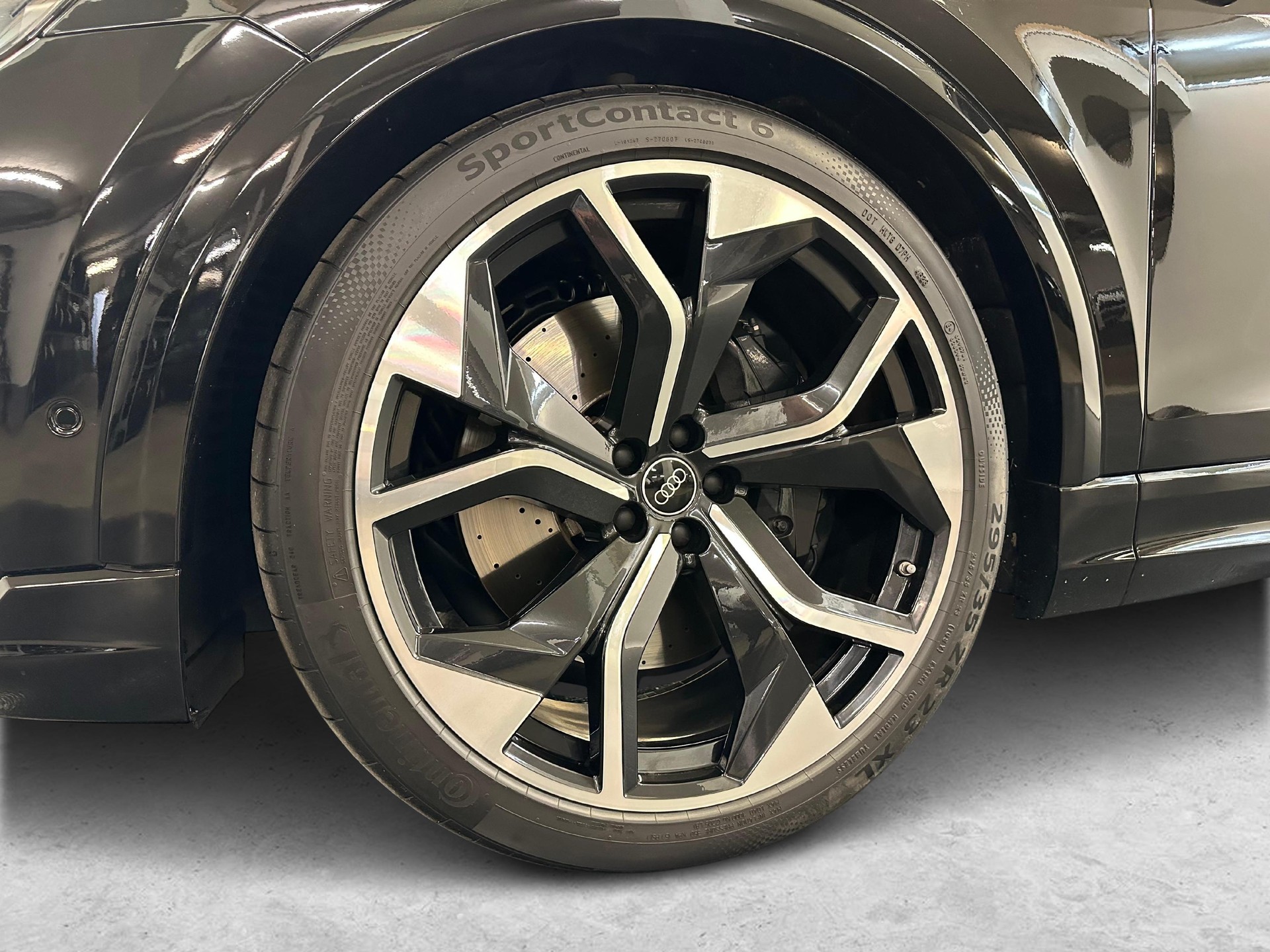 AUDI RS Q8 4.0 V8 TFSI quattro T-Tronic-image-10
