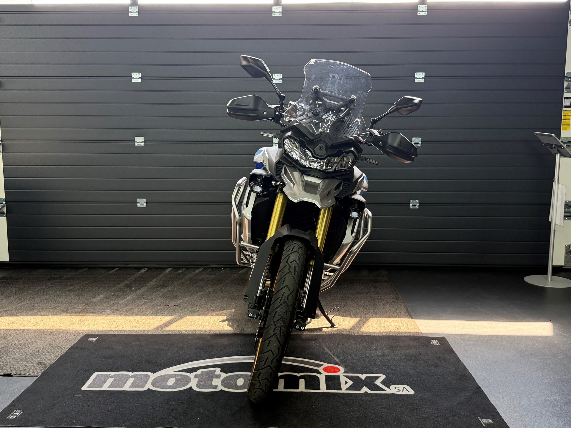 VOGE 900 DSX-image-1