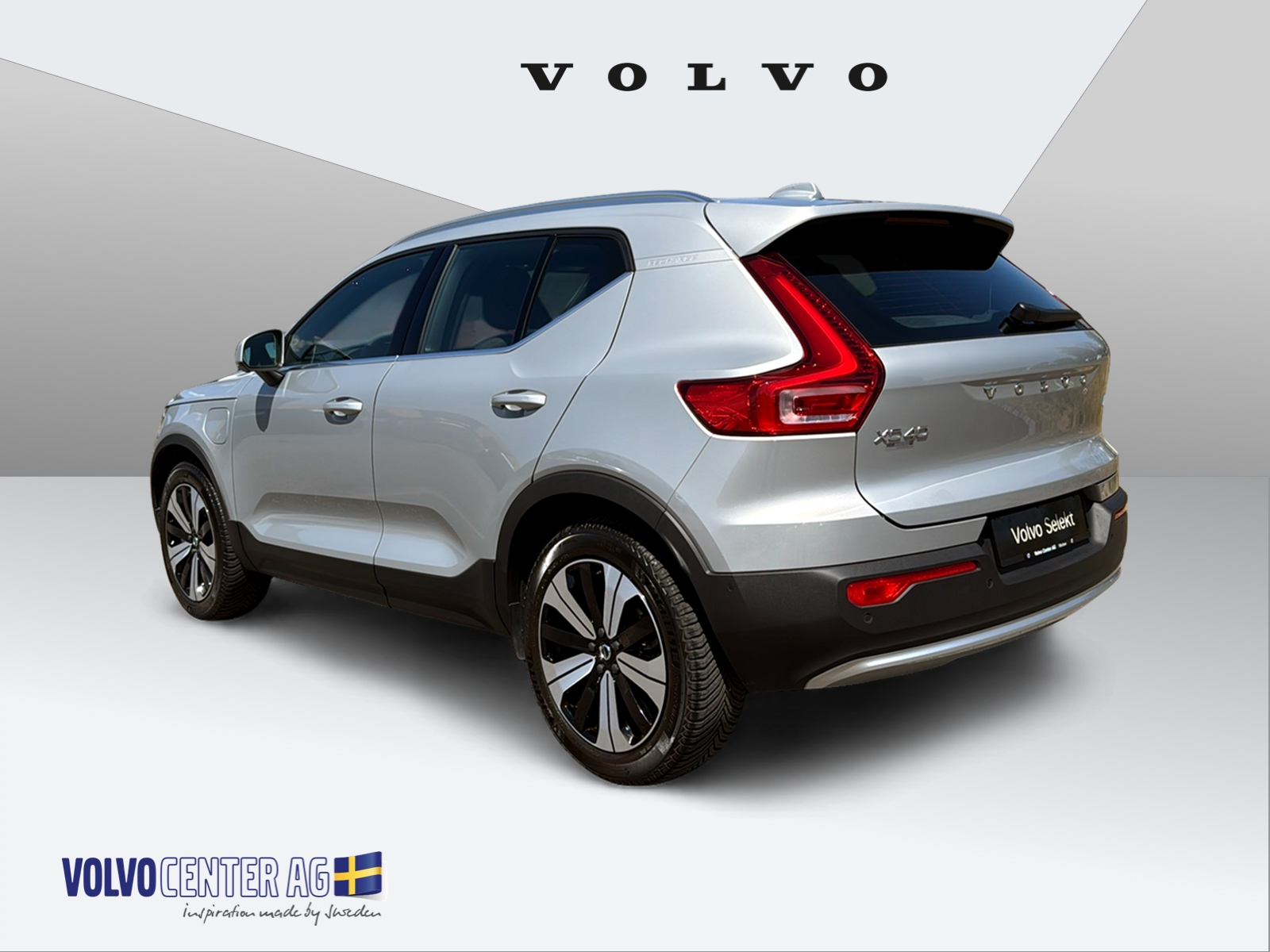 VOLVO XC40 1.5 T4 PiH Plus Bright-showroom-element-2