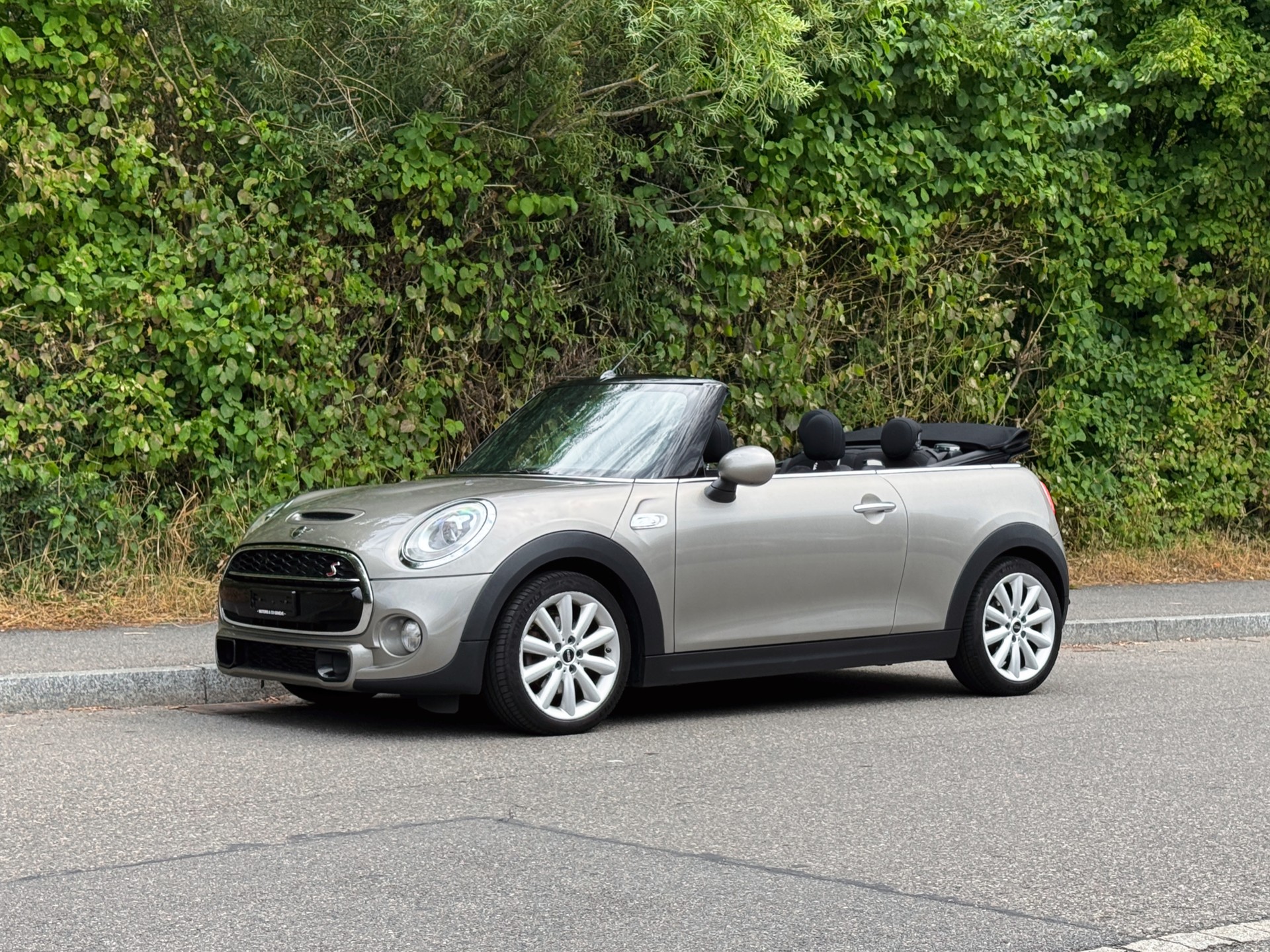 MINI Cooper S Cabriolet Steptronic-showroom-element-1