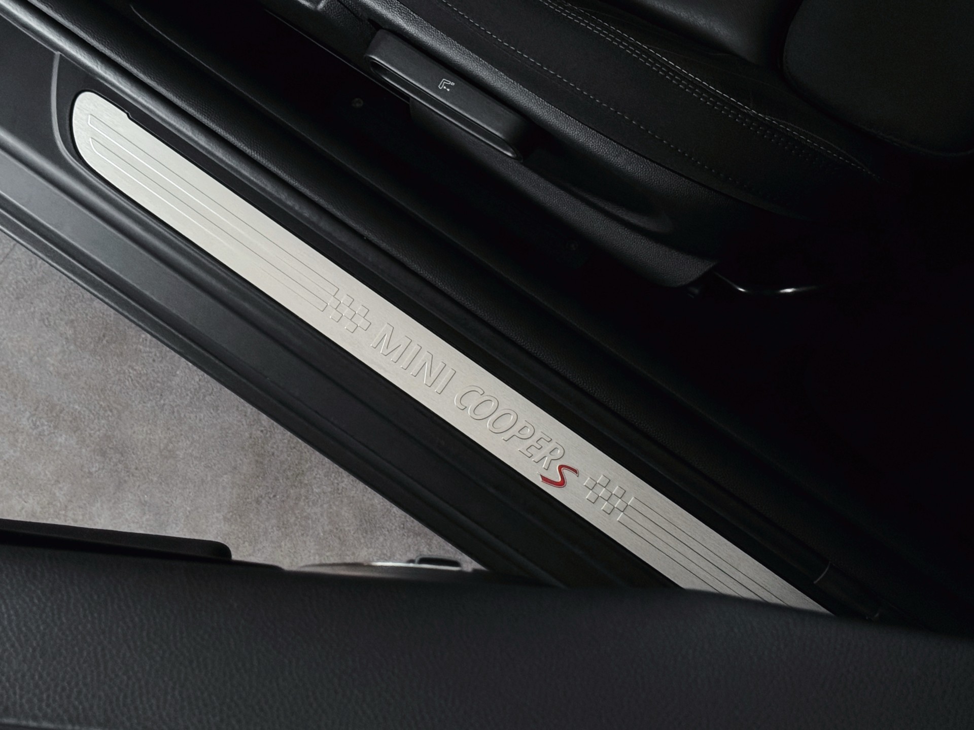 MINI Cooper S Cabriolet Steptronic-image-25