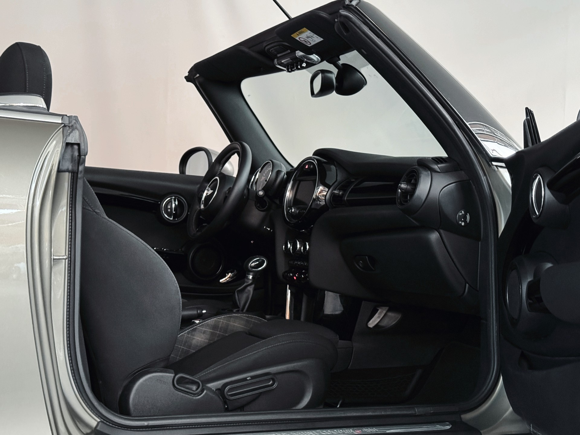 MINI Cooper S Cabriolet Steptronic-image-19