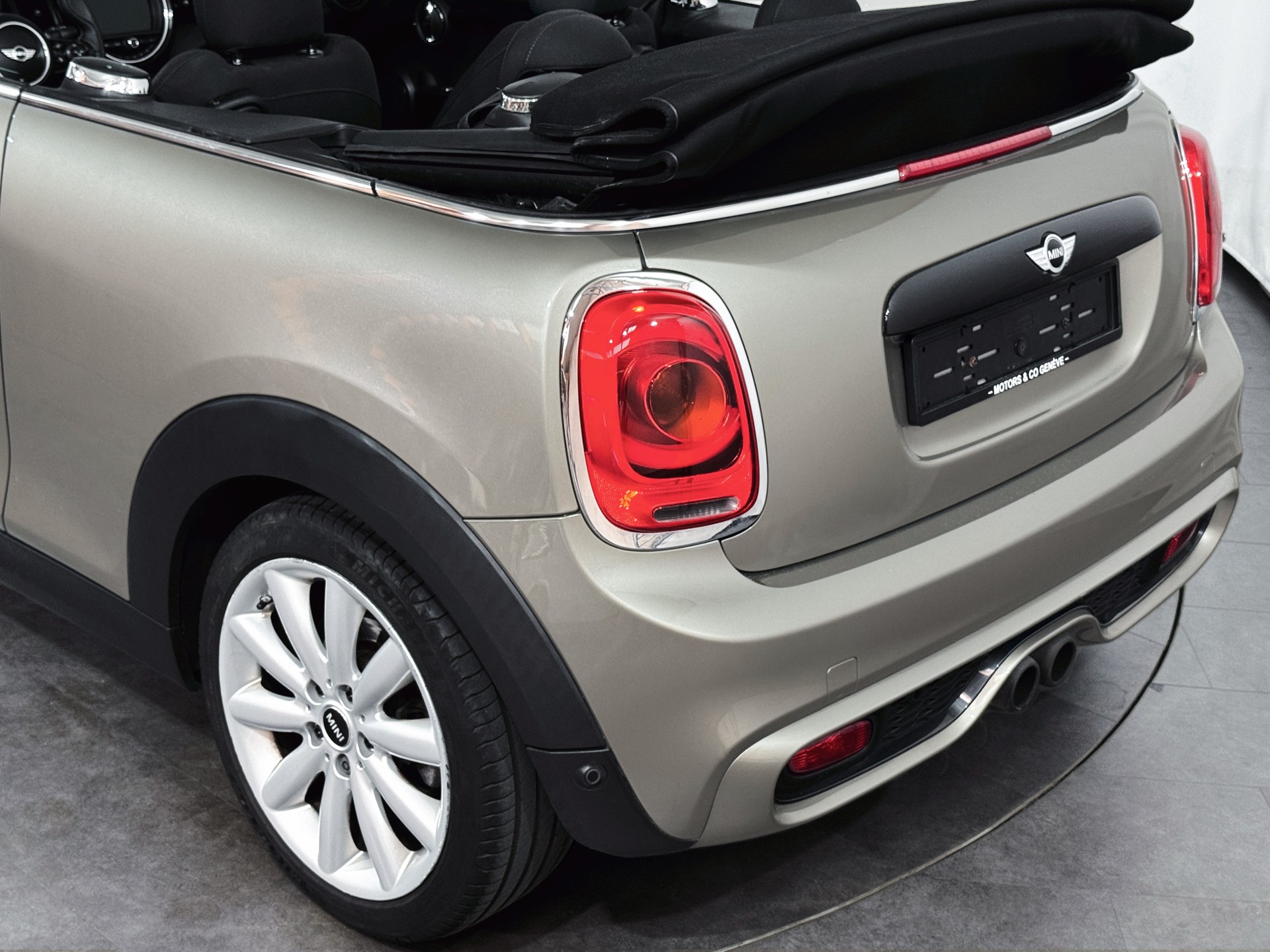 MINI Cooper S Cabriolet Steptronic-image-31