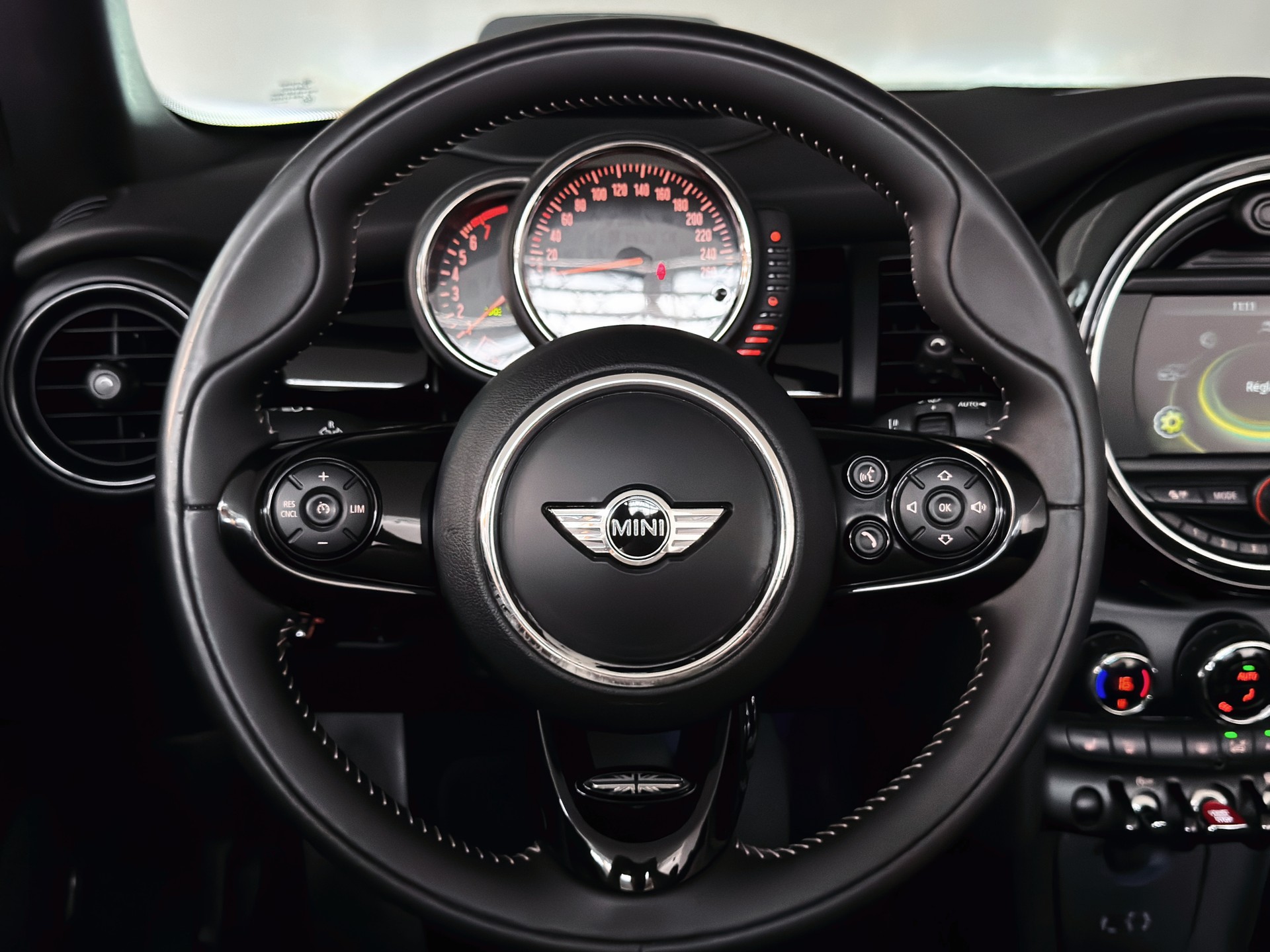 MINI Cooper S Cabriolet Steptronic-image-22