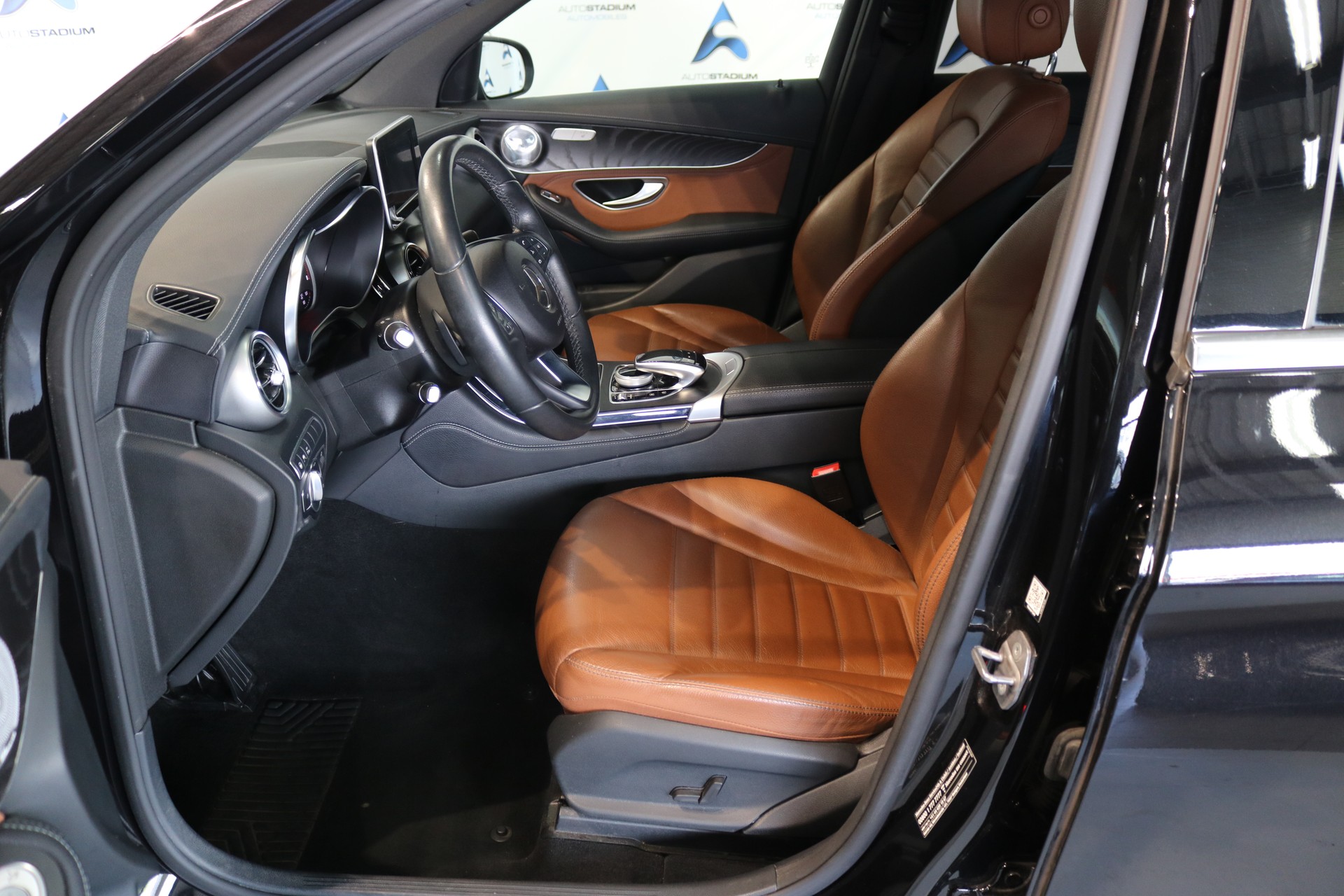 MERCEDES-BENZ GLC 250 4Matic 9G-Tronic-image-31