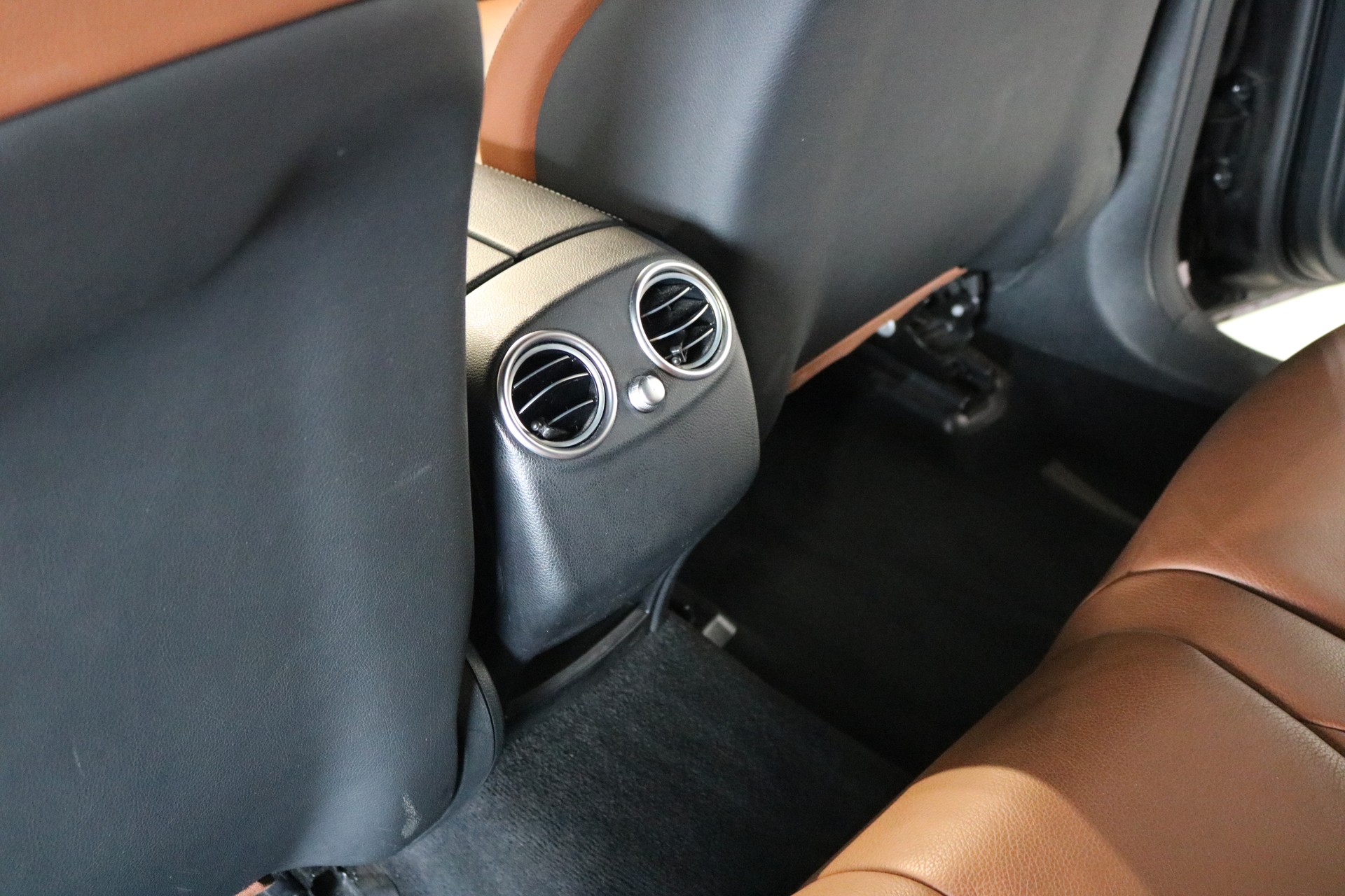 MERCEDES-BENZ GLC 250 4Matic 9G-Tronic-image-48
