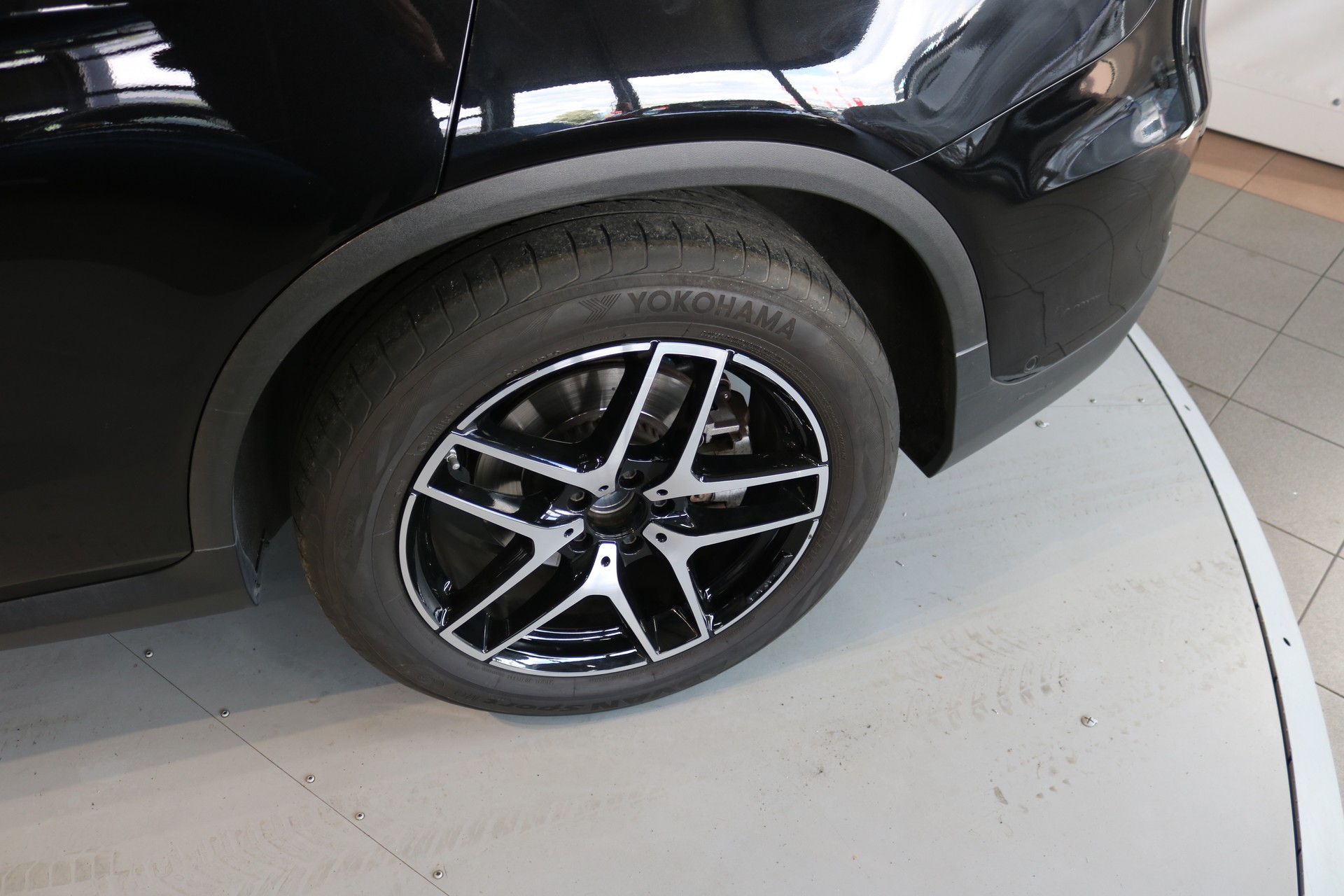 MERCEDES-BENZ GLC 250 4Matic 9G-Tronic-image-25