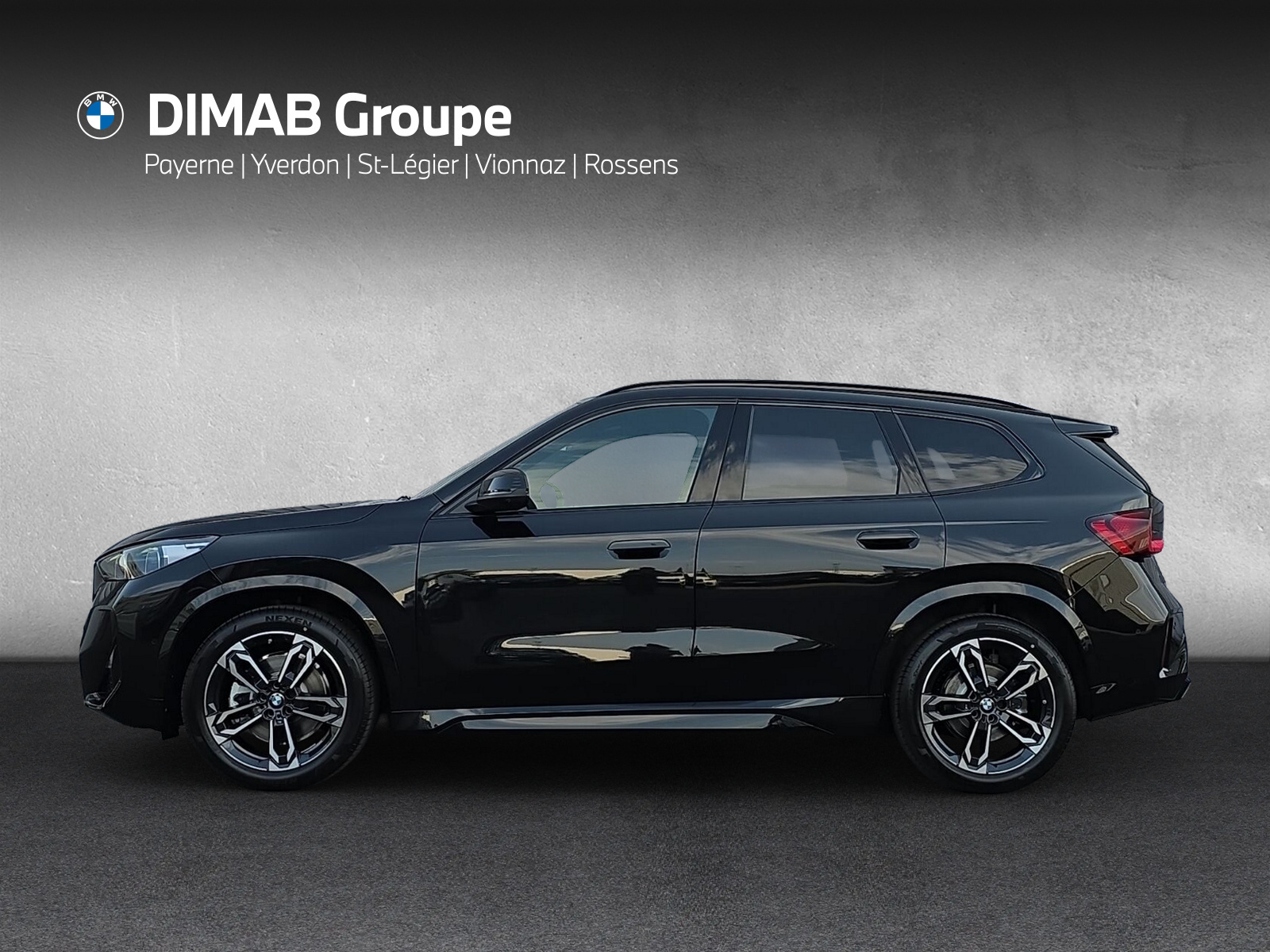 BMW iX1 xDrive 30 M Sport-showroom-element-1