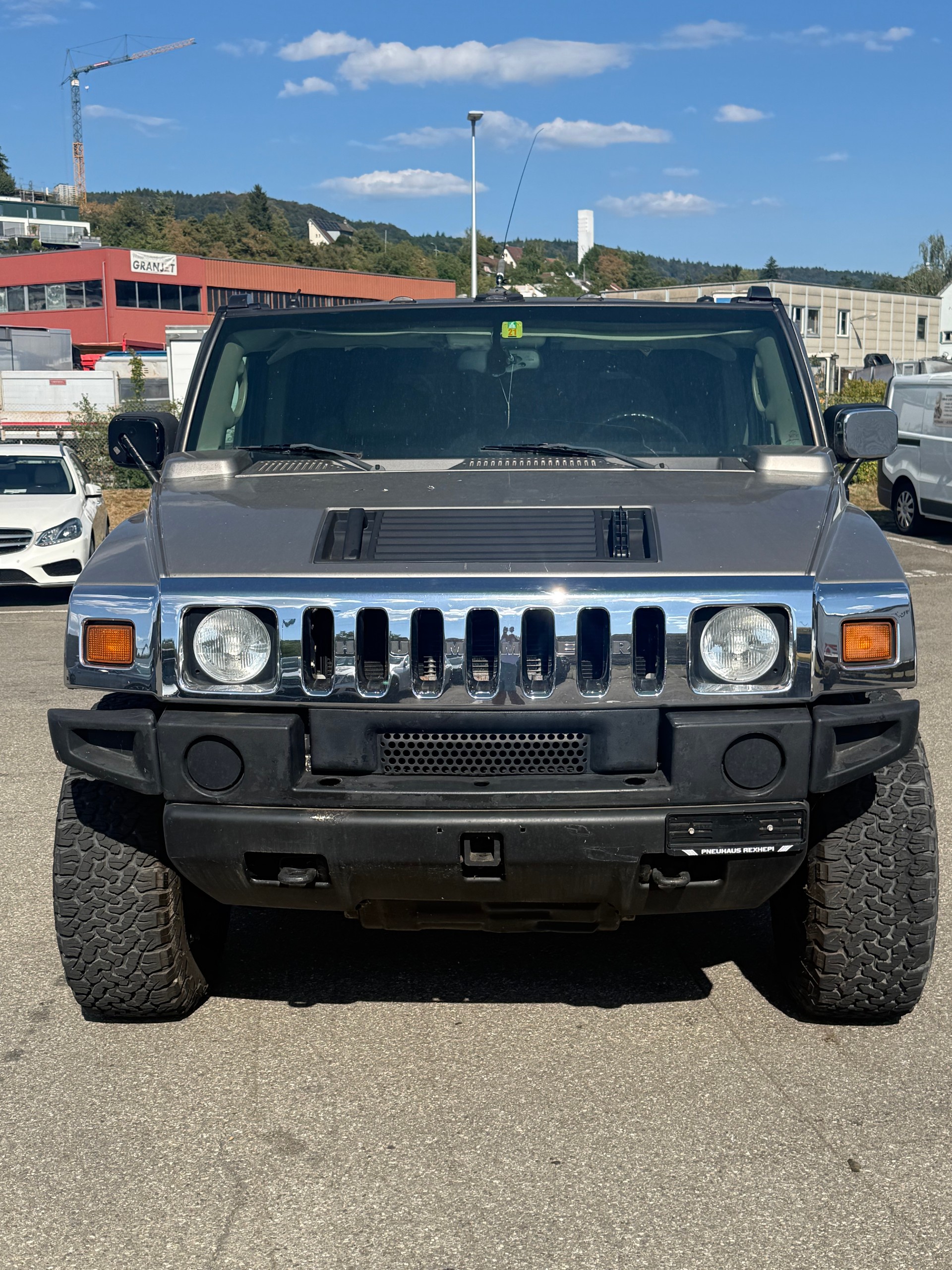 HUMMER H2-image-1
