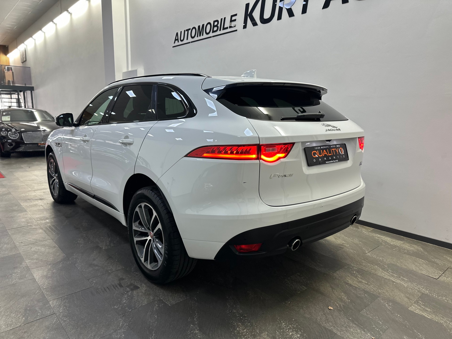 JAGUAR F-Pace 3.0 TD R-Sport AWD Automatik-showroom-element-3