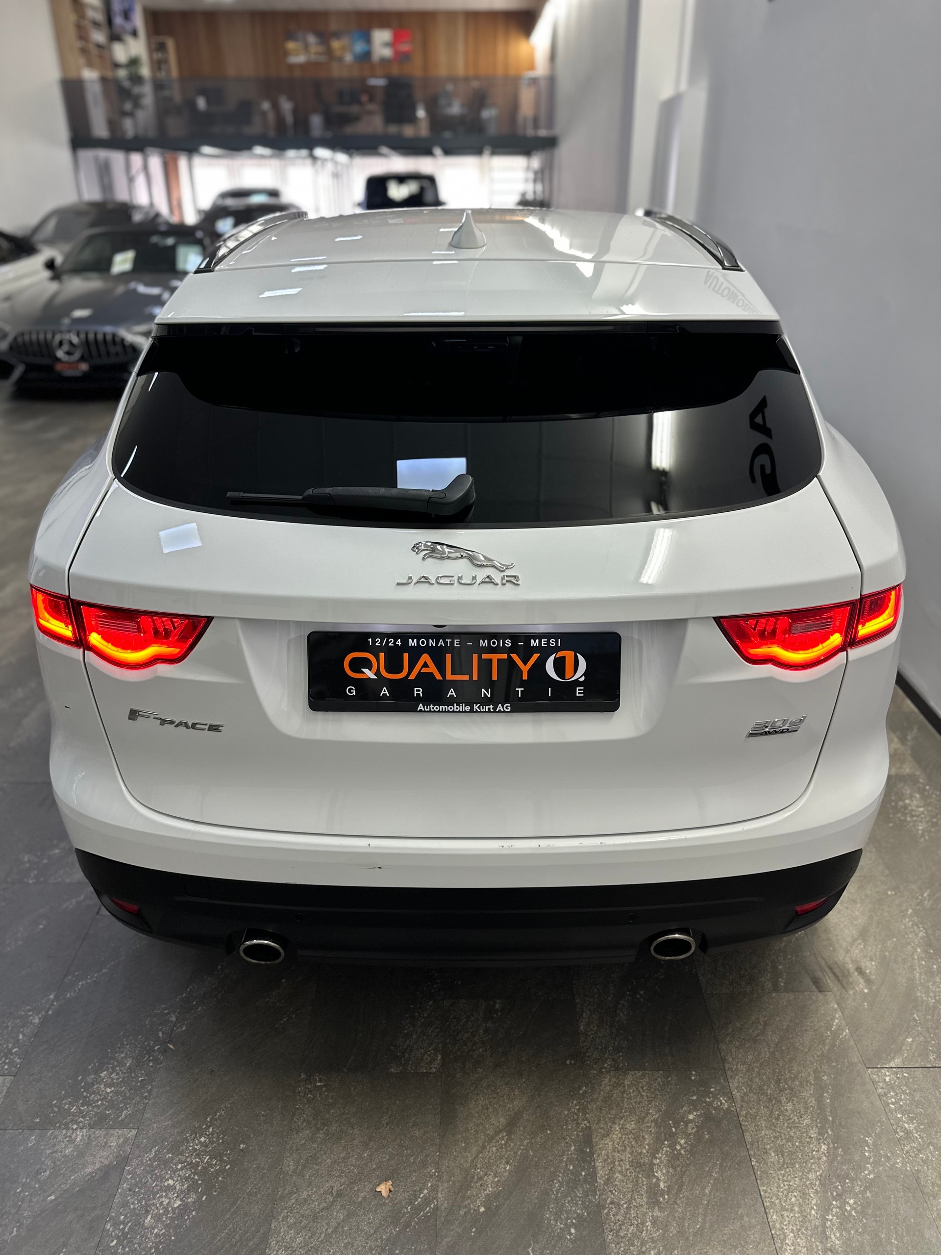 JAGUAR F-Pace 3.0 TD R-Sport AWD Automatik-image-5