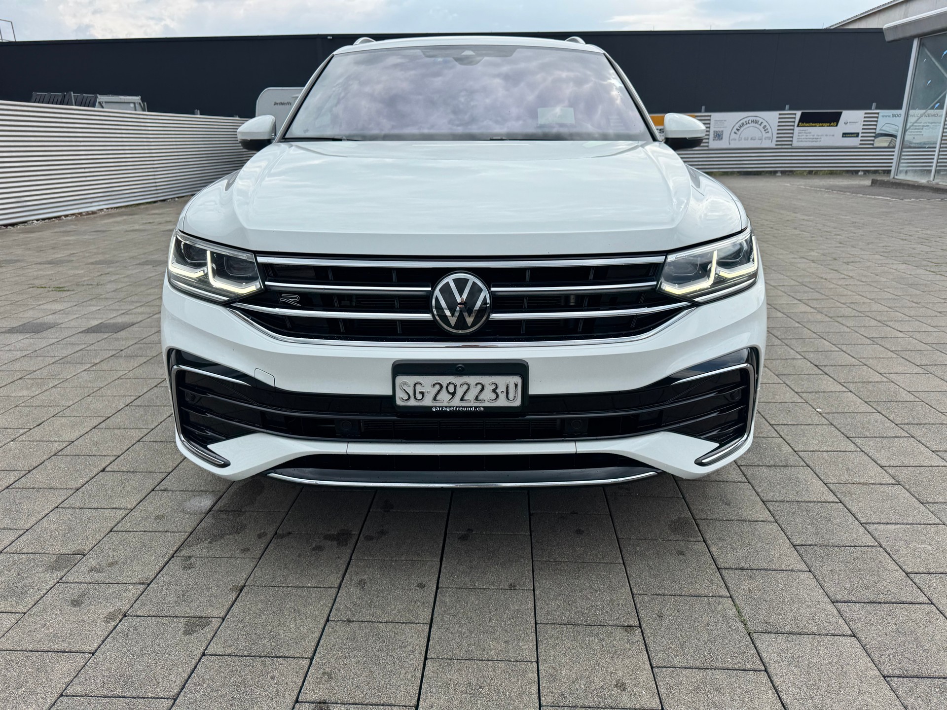 VW Tiguan Allspace 2.0TSI R-Line 4Motion DSG-image-23