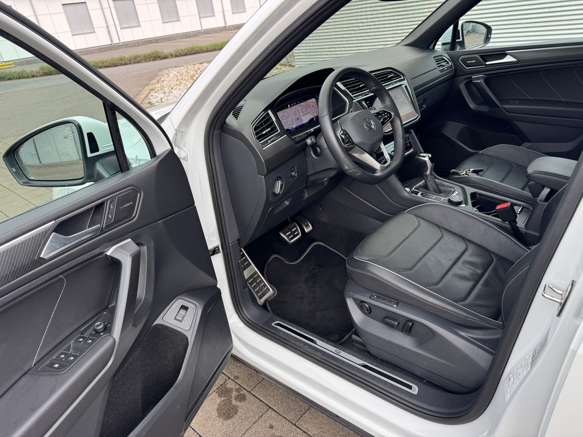 VW Tiguan Allspace 2.0TSI R-Line 4Motion DSG-image-27