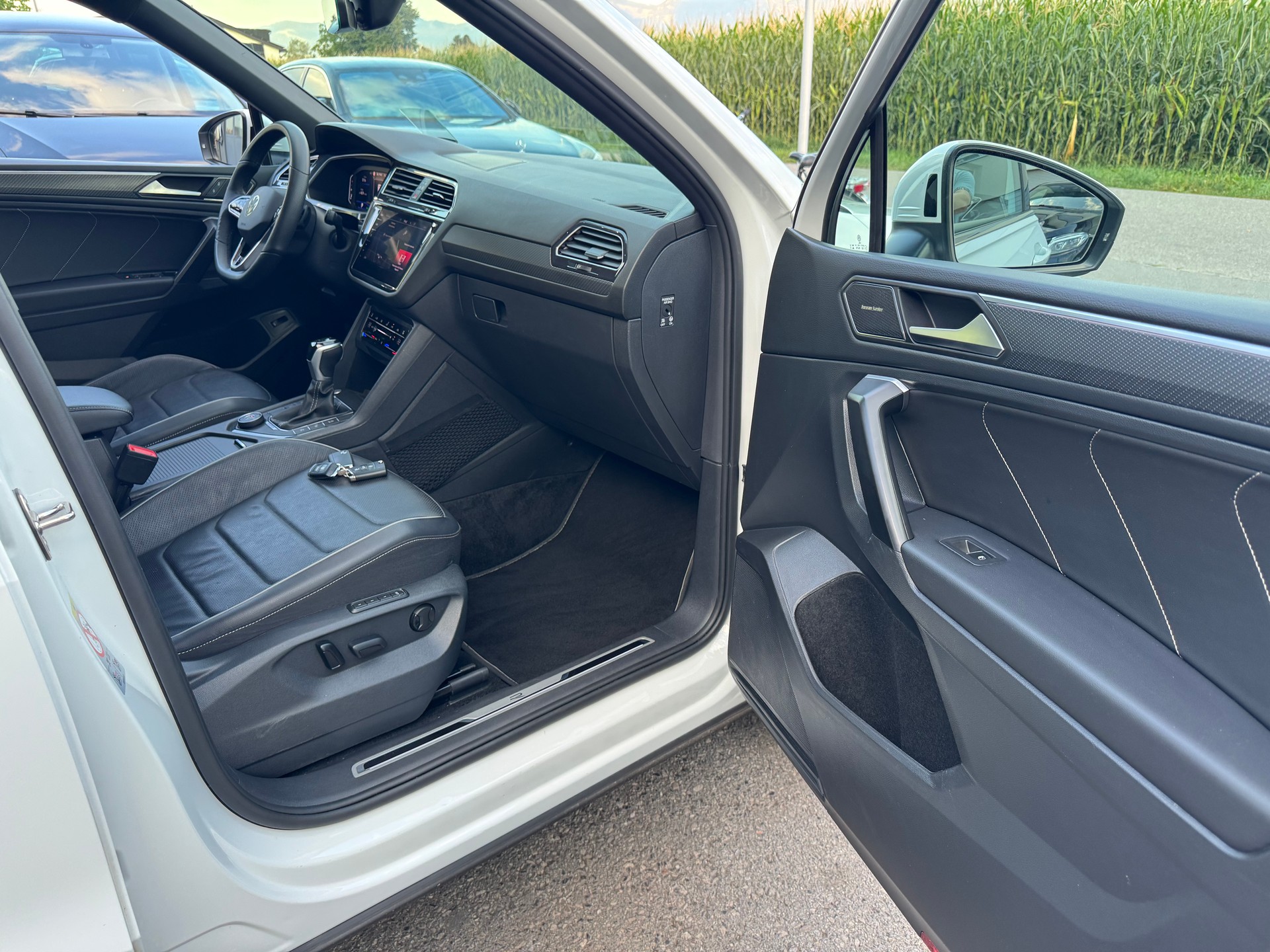 VW Tiguan Allspace 2.0TSI R-Line 4Motion DSG-image-9