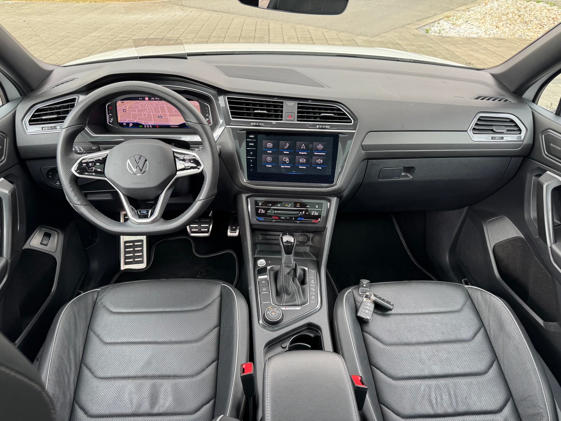 VW Tiguan Allspace 2.0TSI R-Line 4Motion DSG-image-29