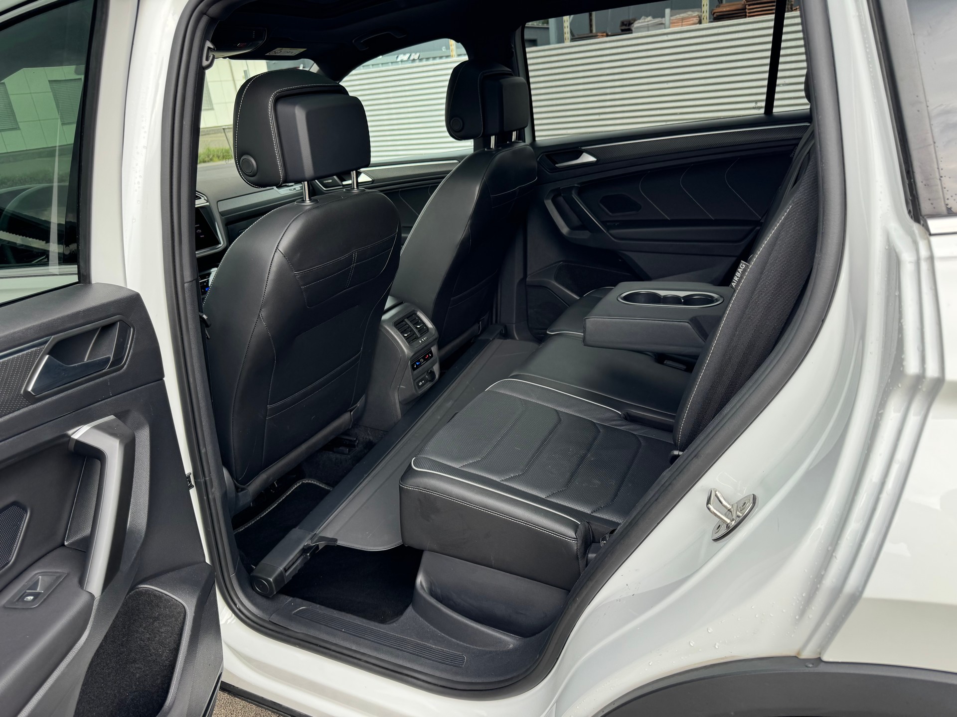 VW Tiguan Allspace 2.0TSI R-Line 4Motion DSG-image-26