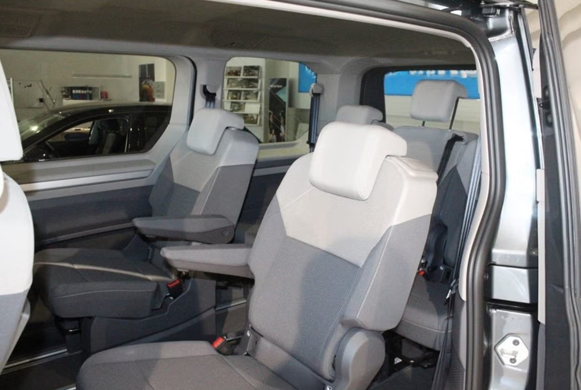 VW Multivan 1.5 eHybrid Life 4Motion DSG-image-11