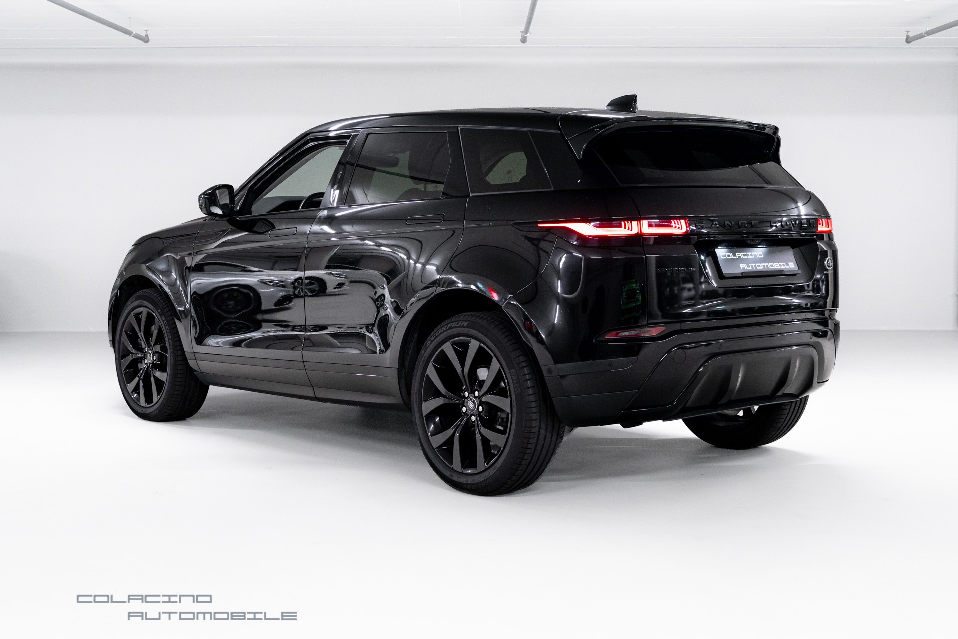 LAND ROVER Range Rover Evoque R-Dynamic P 200 HSE AT9-showroom-element-3