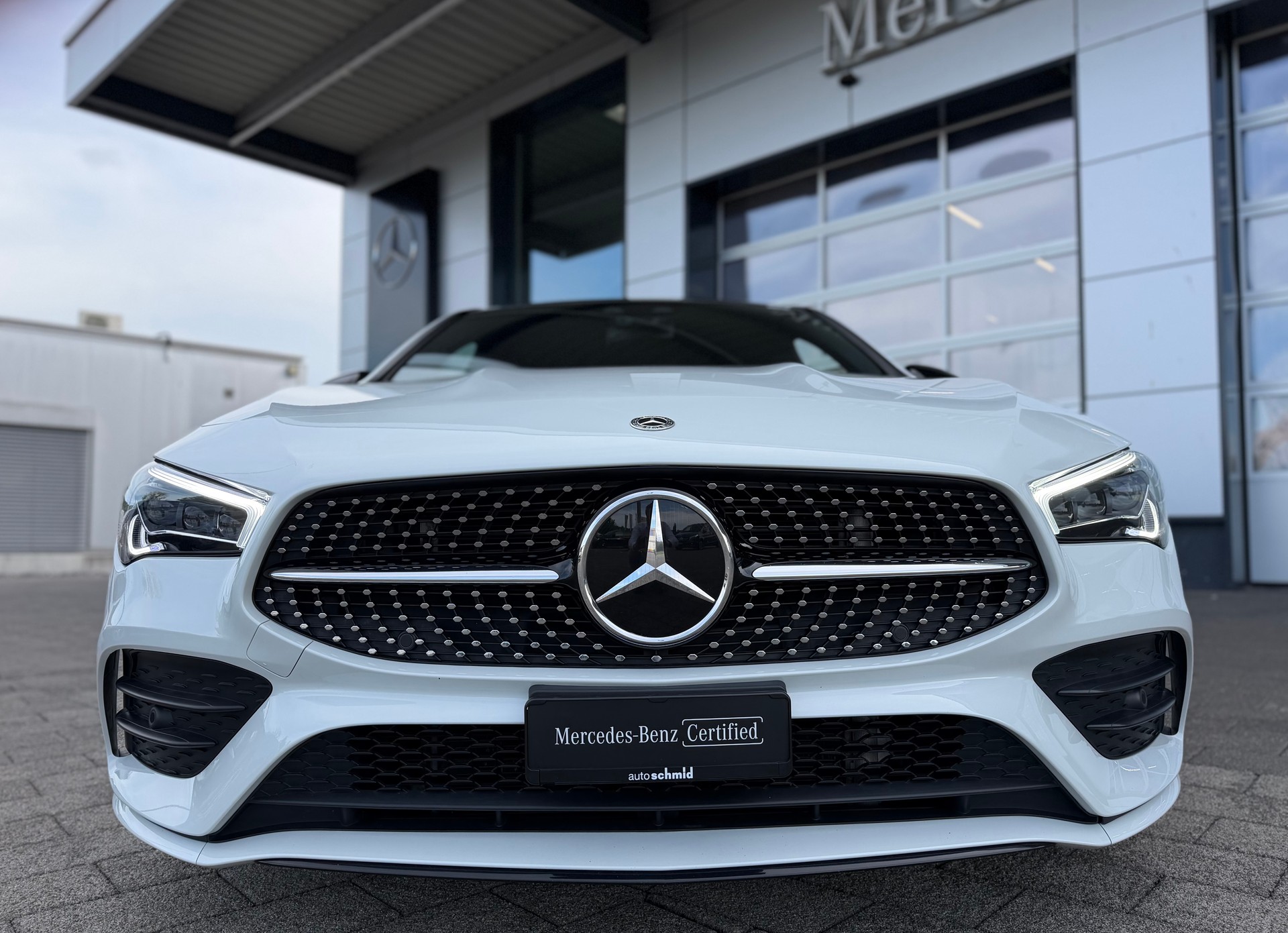 MERCEDES-BENZ CLA Shooting Brake 250 4Matic 7G-DCT AMG Line-showroom-element-3