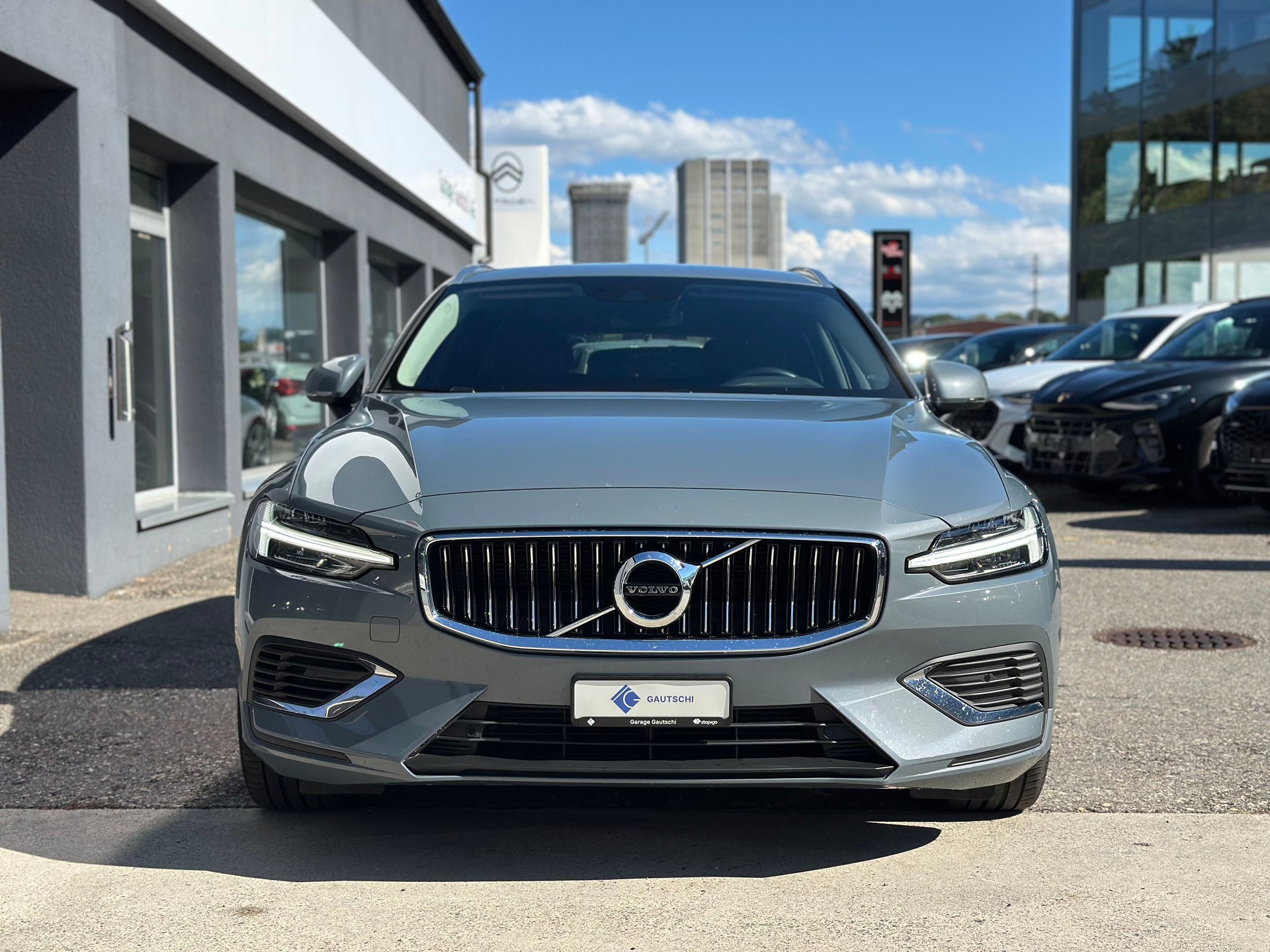 VOLVO V60 T6 eAWD Twin Engine Inscription Geartronic-image-1