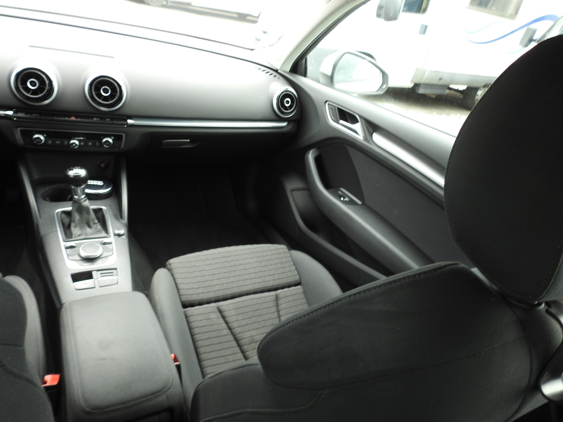 AUDI A3 1.4 TFSI Ambiente-image-18