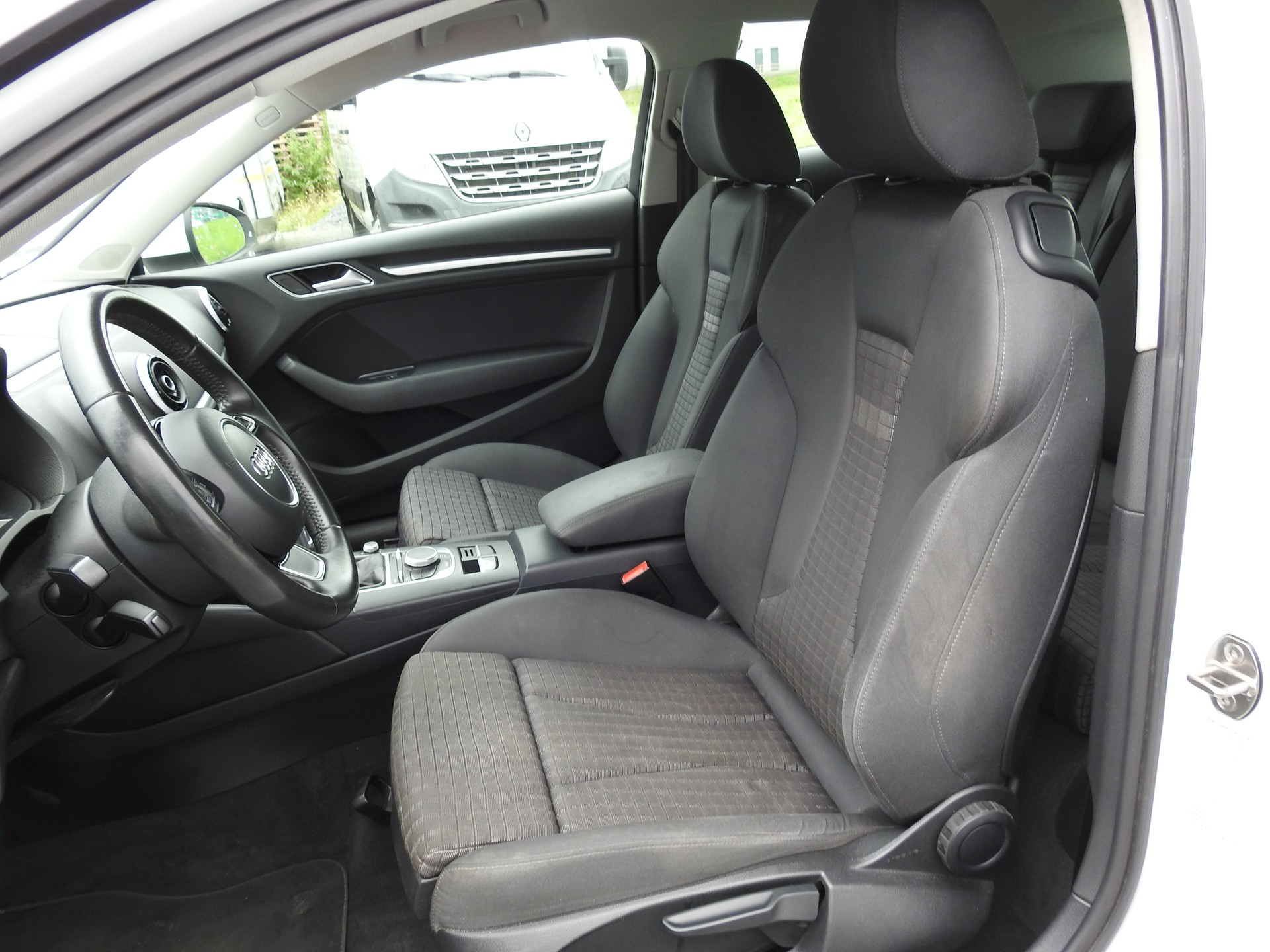 AUDI A3 1.4 TFSI Ambiente-image-13