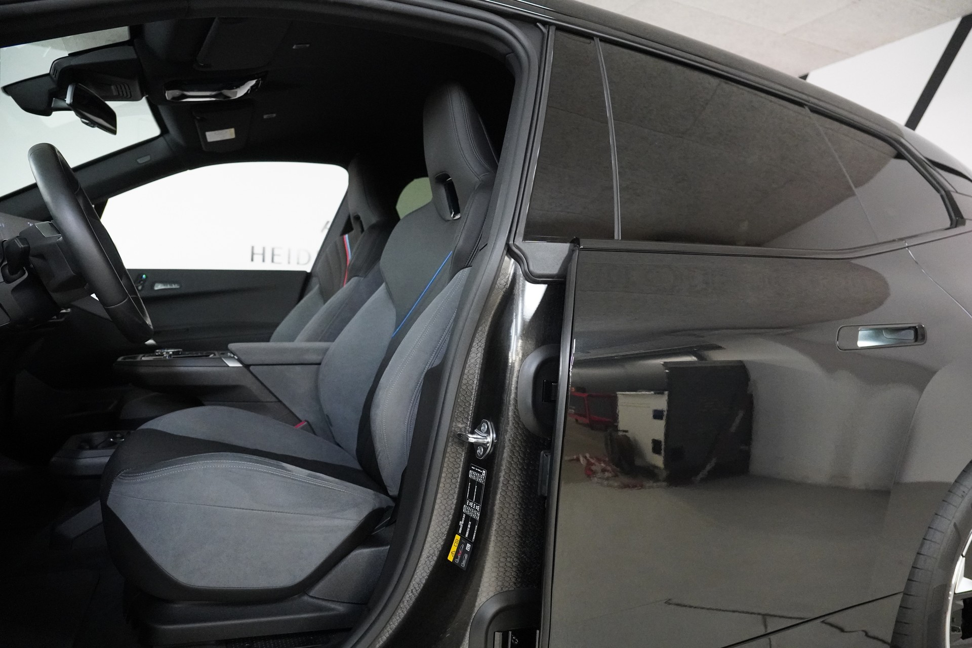 BMW iX xDrive45 M Sport-image-11