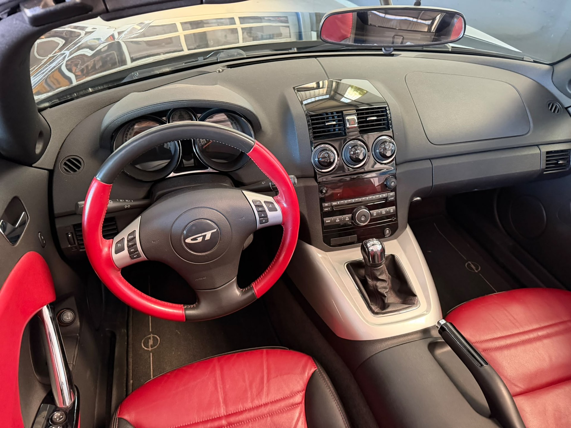 OPEL GT 2.0 Turbo-image-9