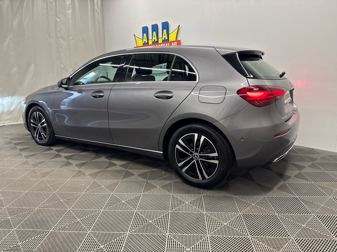 MERCEDES-BENZ A 200 Sportline DCT-showroom-element-1