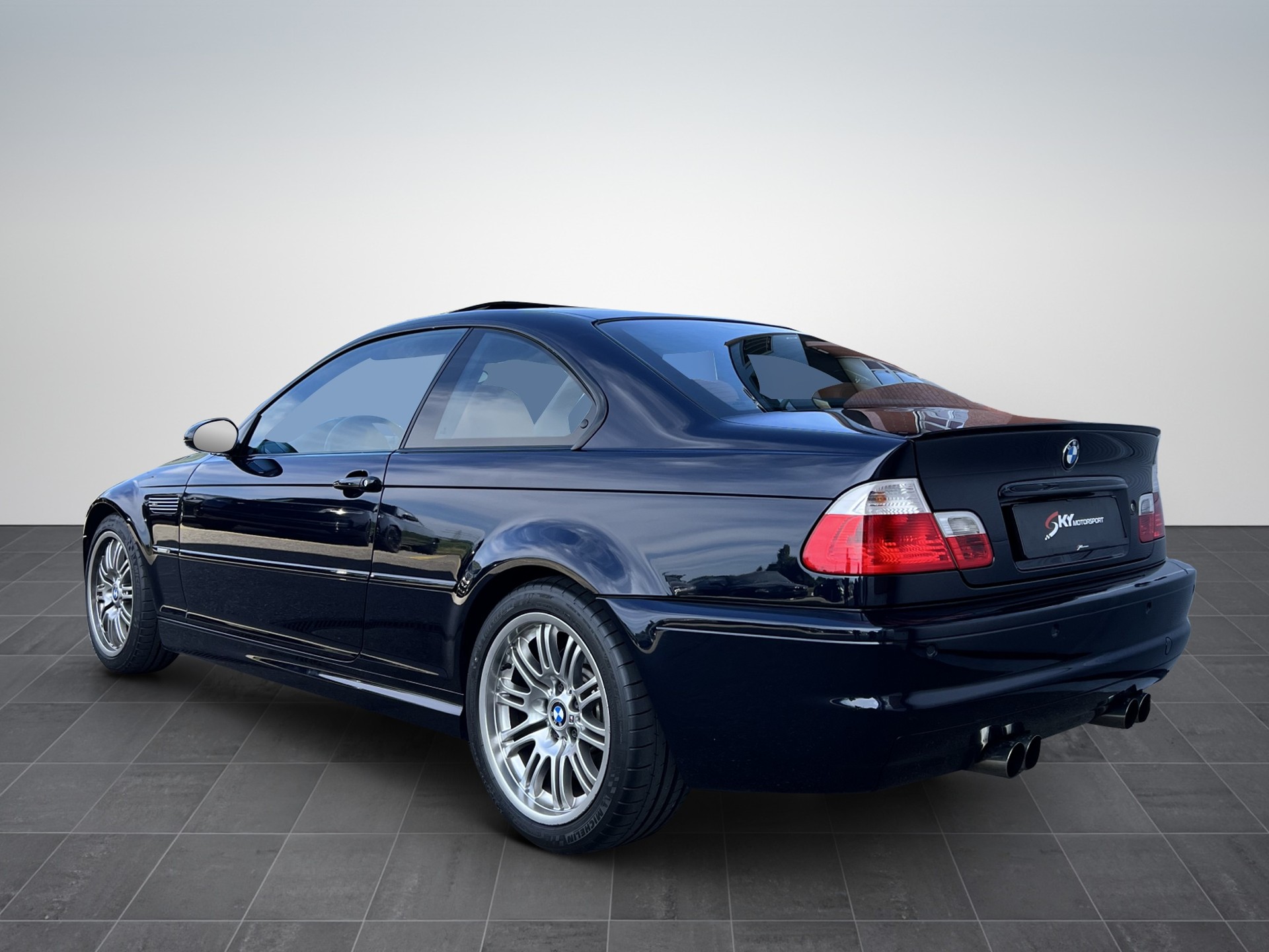 BMW M3 Coupé-showroom-element-3