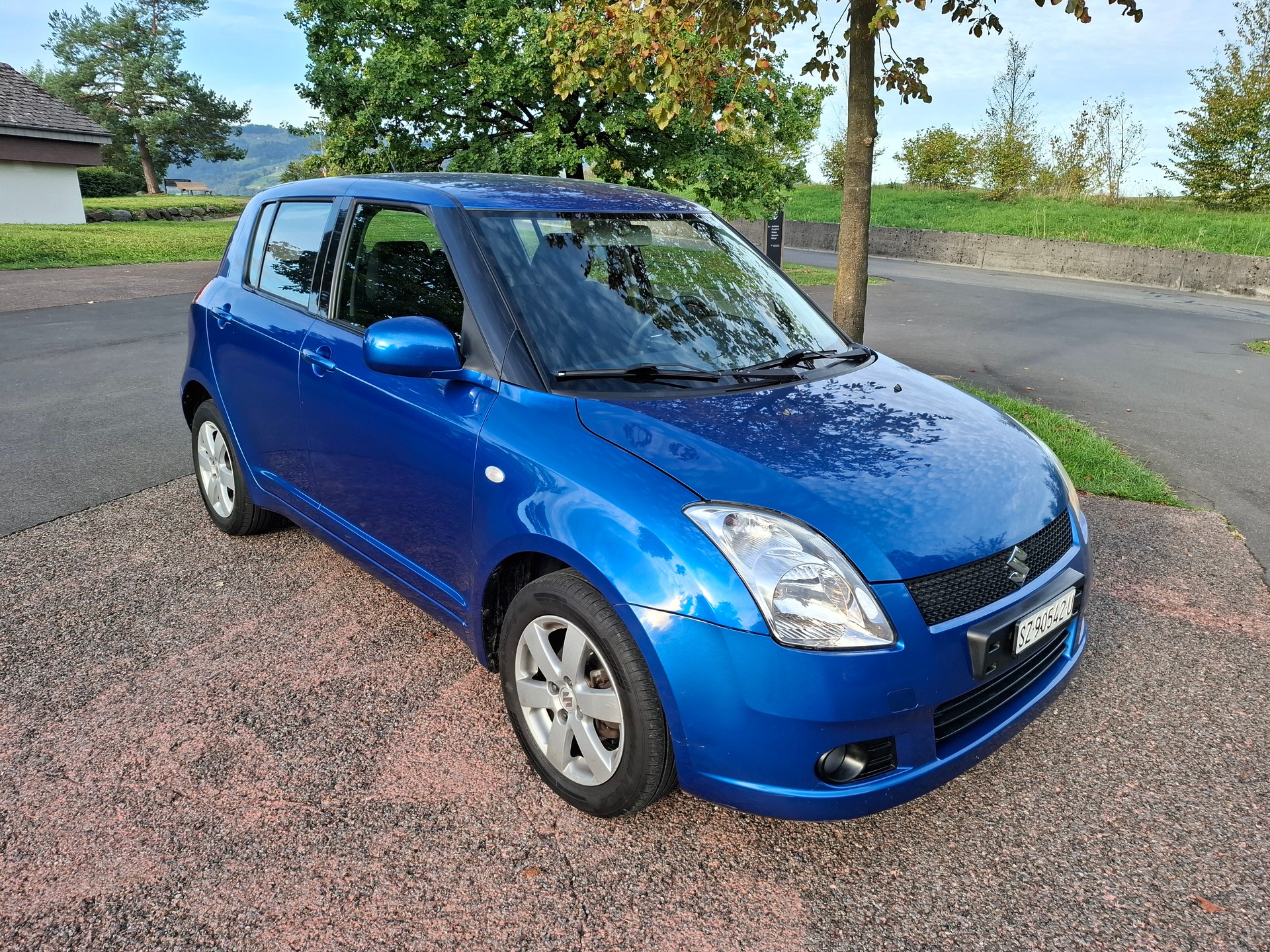 SUZUKI Swift 1.3i 16V GL Top Piz Sulai LE 4x4