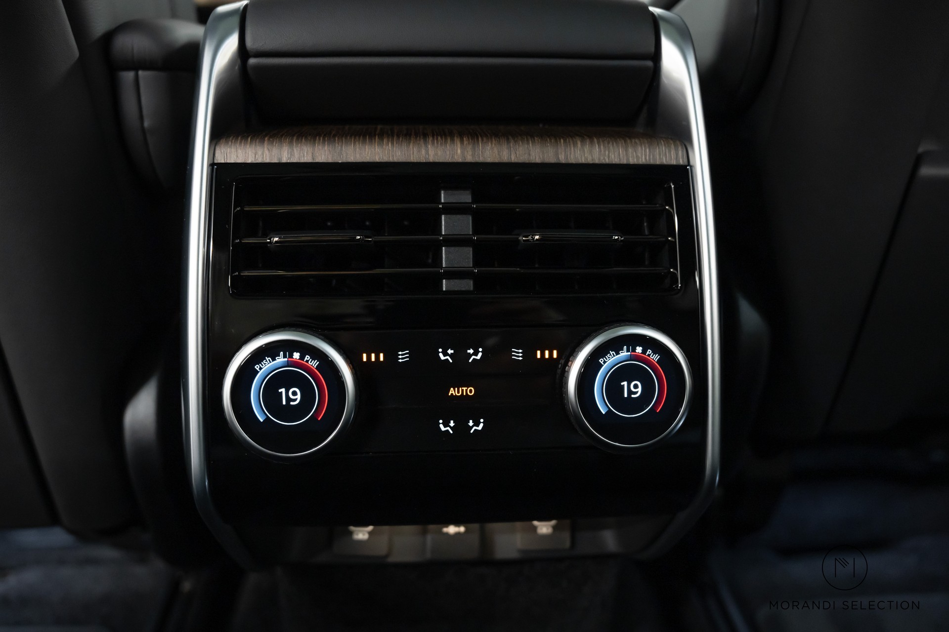 LAND ROVER Range Rover 3.0 D I6 350 HSE-image-19