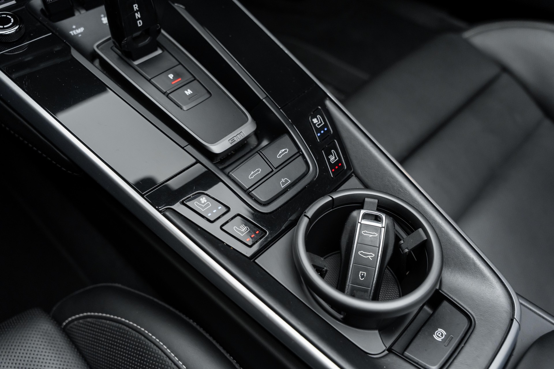 PORSCHE 911 Turbo S Cabriolet PDK | Porsche Approved bis 09.27-image-12
