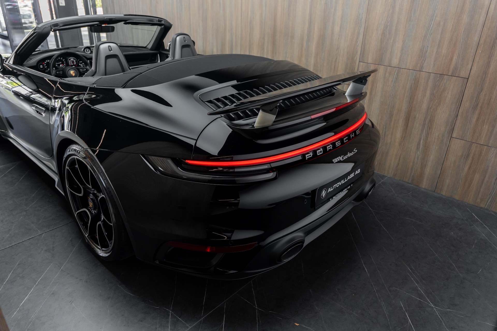 PORSCHE 911 Turbo S Cabriolet PDK | Porsche Approved bis 09.27-image-23