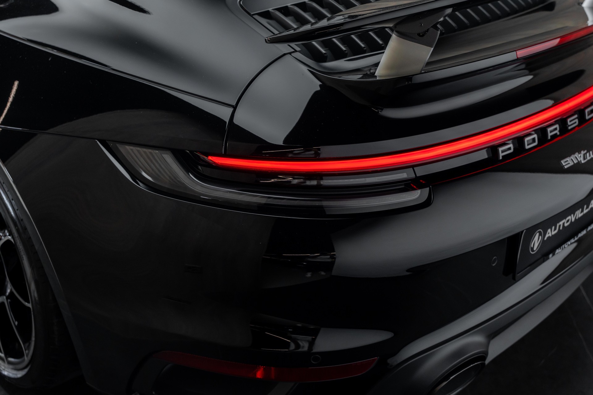 PORSCHE 911 Turbo S Cabriolet PDK | Porsche Approved bis 09.27-image-25