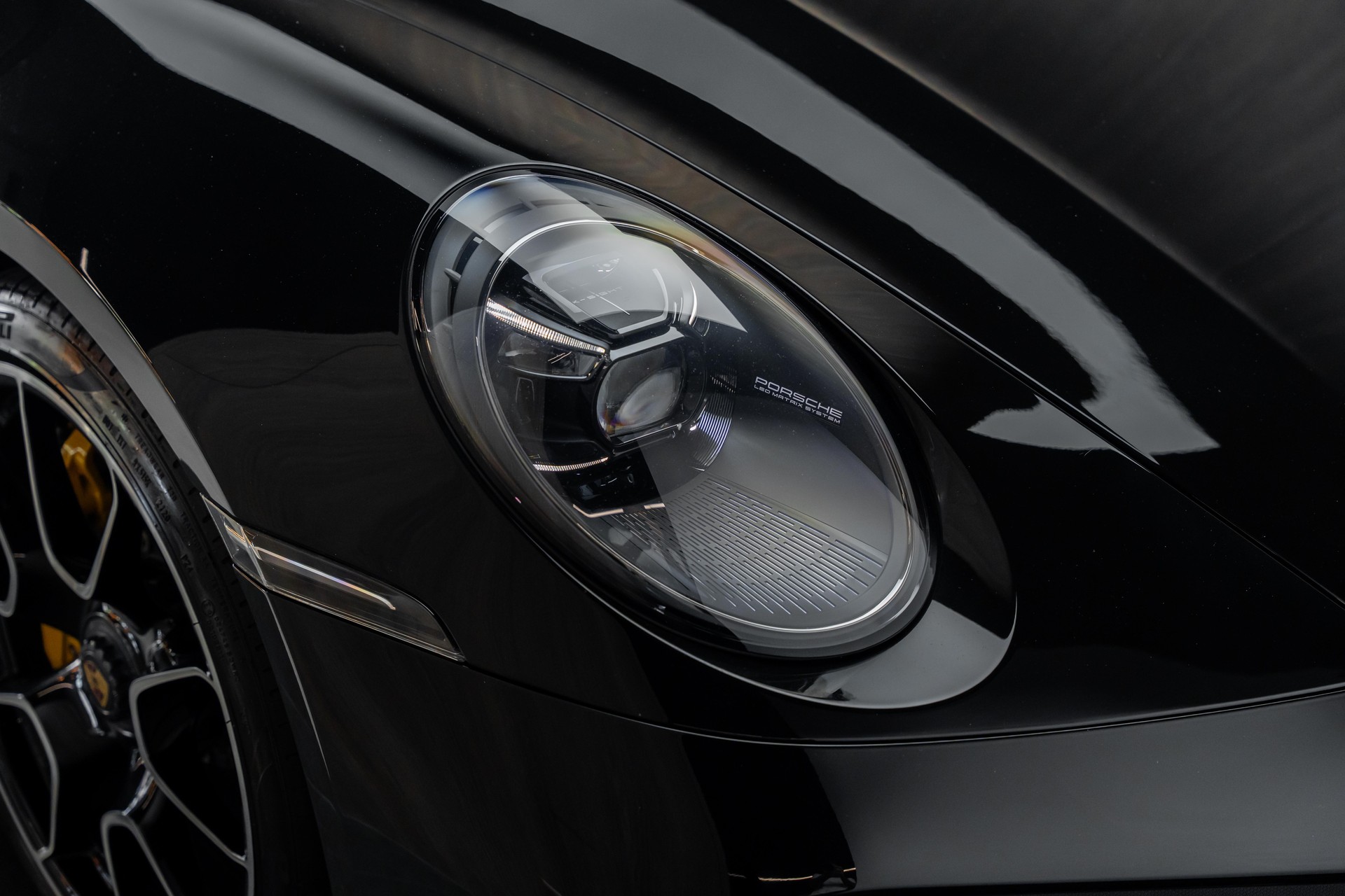 PORSCHE 911 Turbo S Cabriolet PDK | Porsche Approved bis 09.27-image-24
