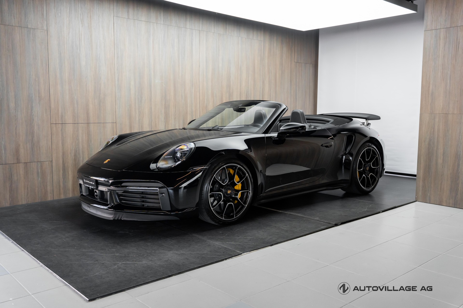 PORSCHE 911 Turbo S Cabriolet PDK | Porsche Approved bis 09.27