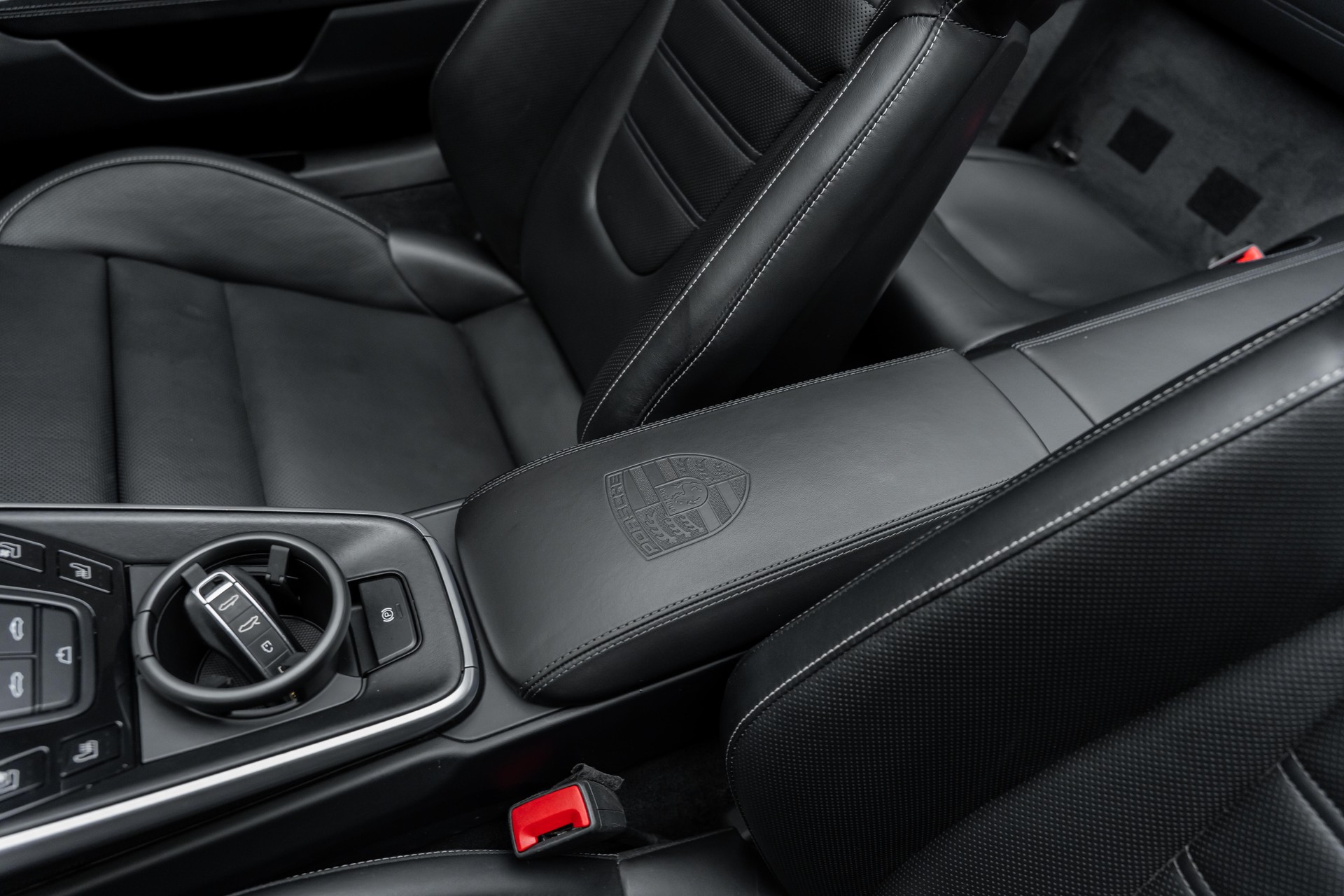 PORSCHE 911 Turbo S Cabriolet PDK | Porsche Approved bis 09.27-image-13
