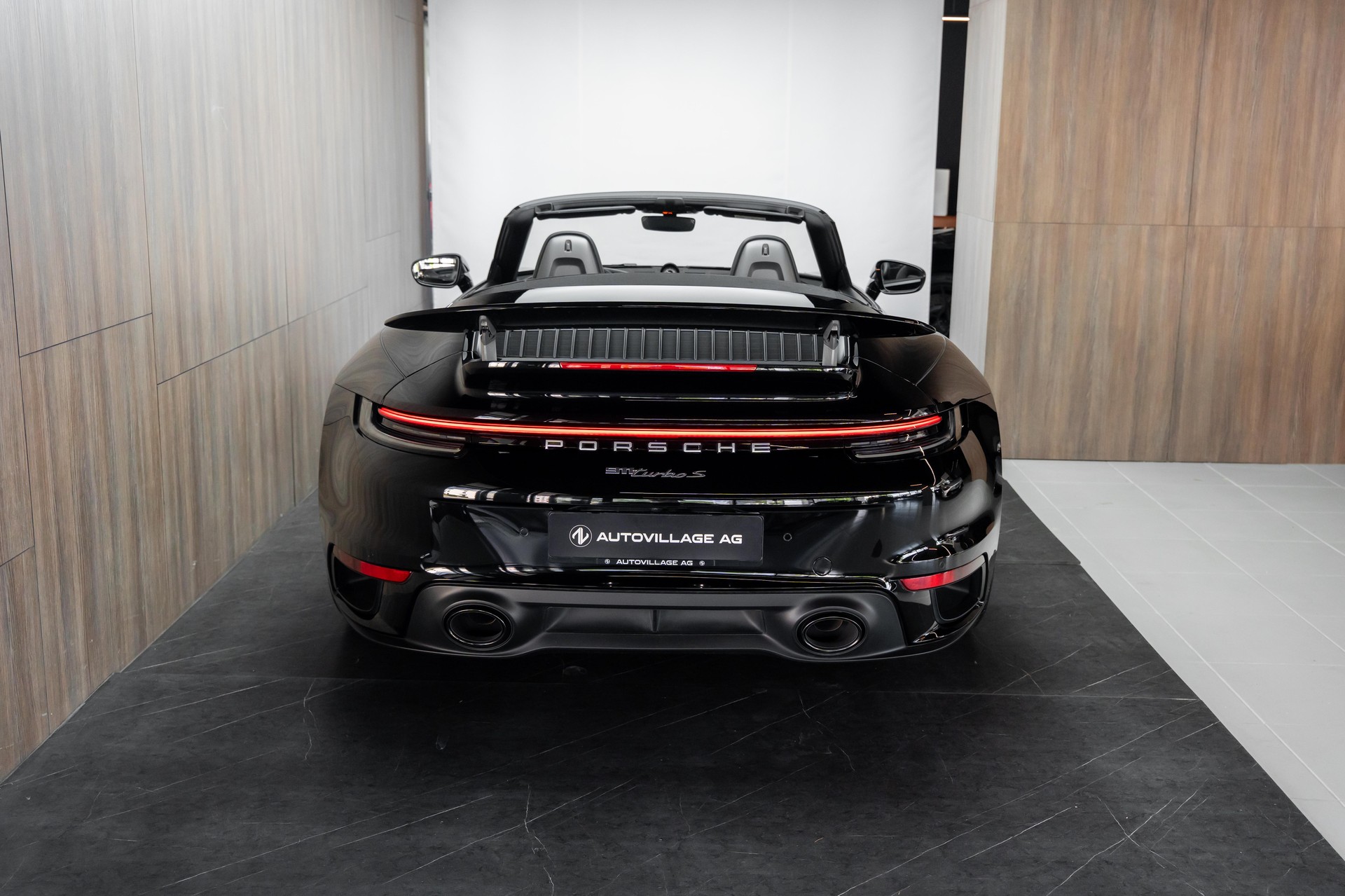 PORSCHE 911 Turbo S Cabriolet PDK | Porsche Approved bis 09.27-image-28