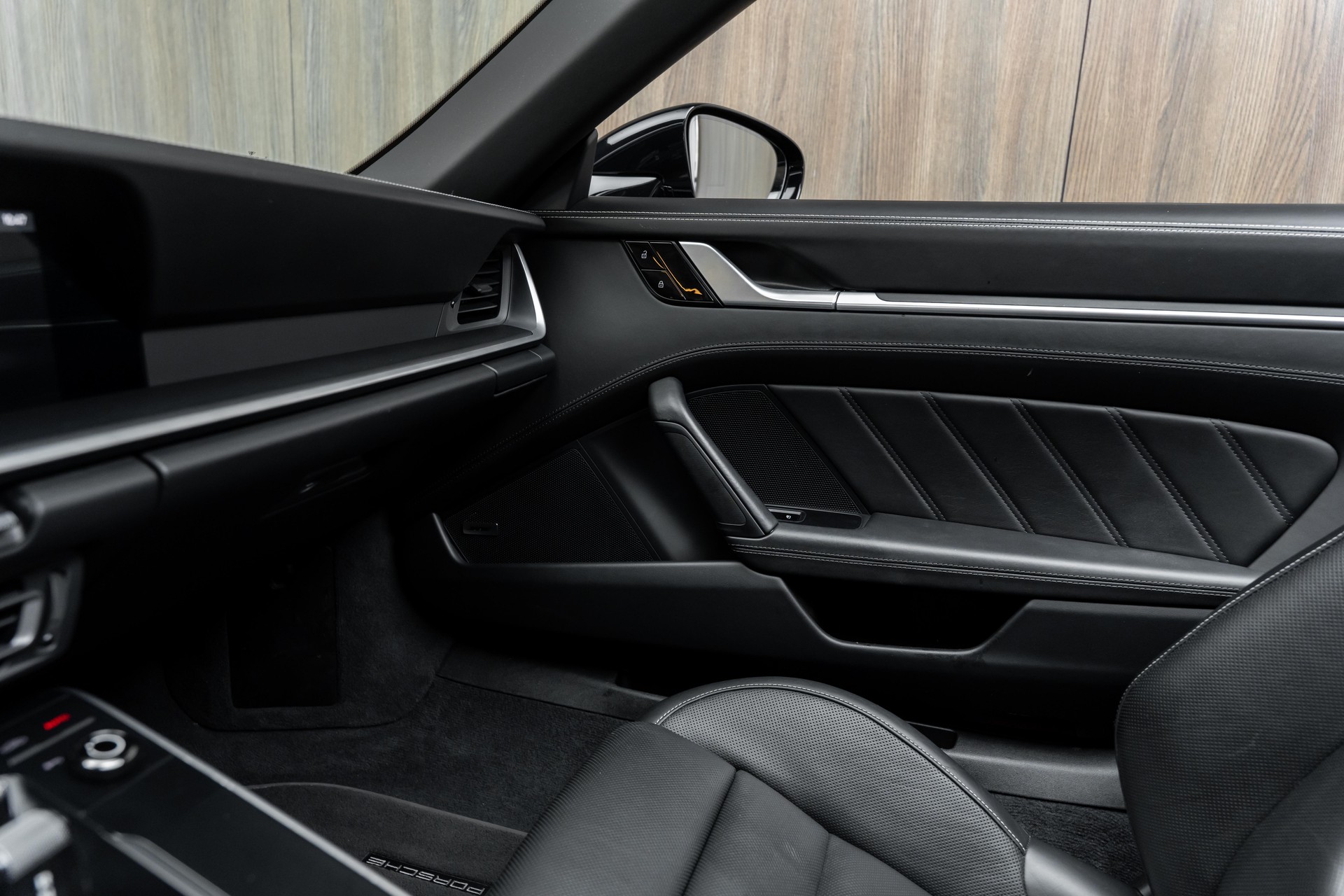 PORSCHE 911 Turbo S Cabriolet PDK | Porsche Approved bis 09.27-image-14