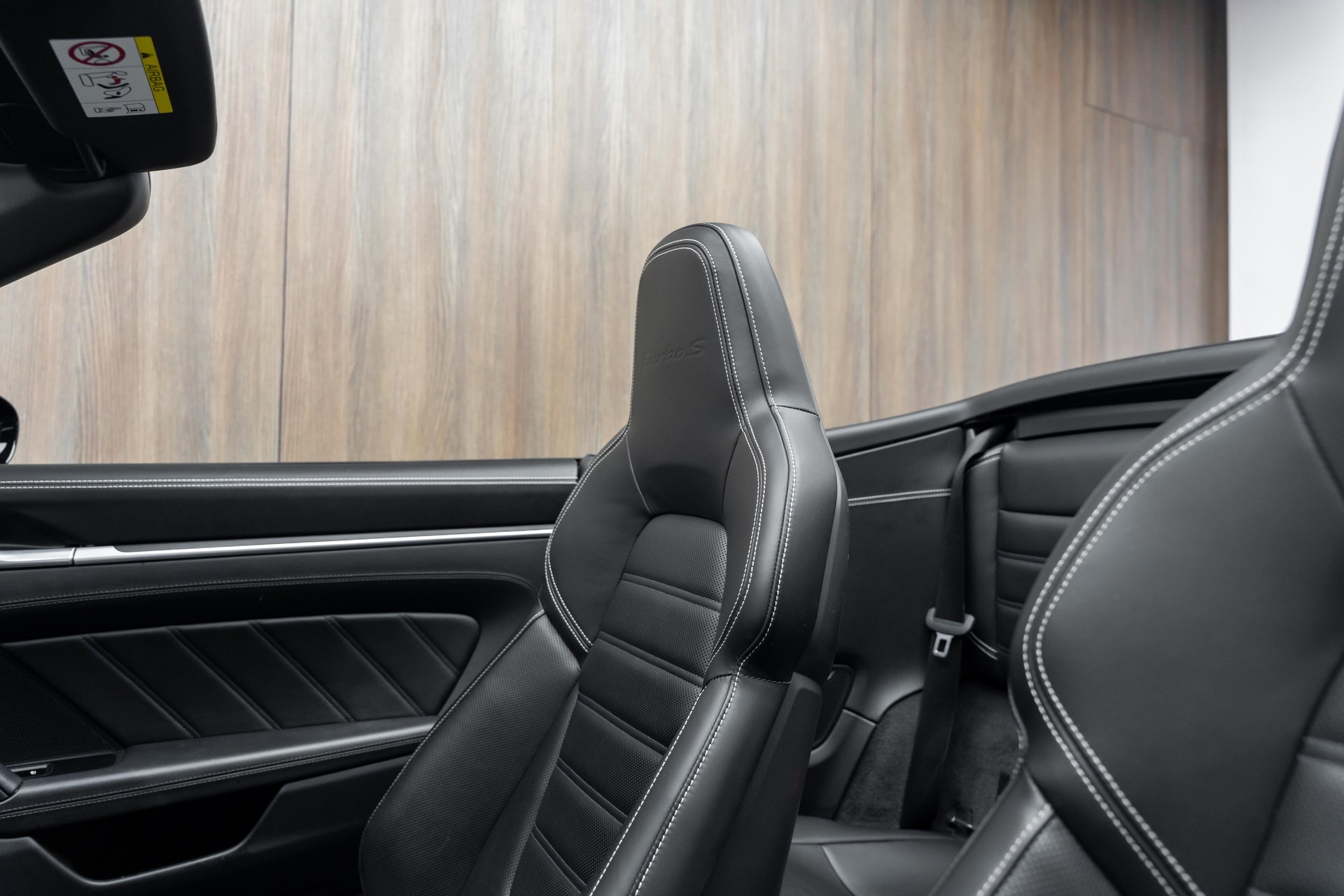 PORSCHE 911 Turbo S Cabriolet PDK | Porsche Approved bis 09.27-image-6