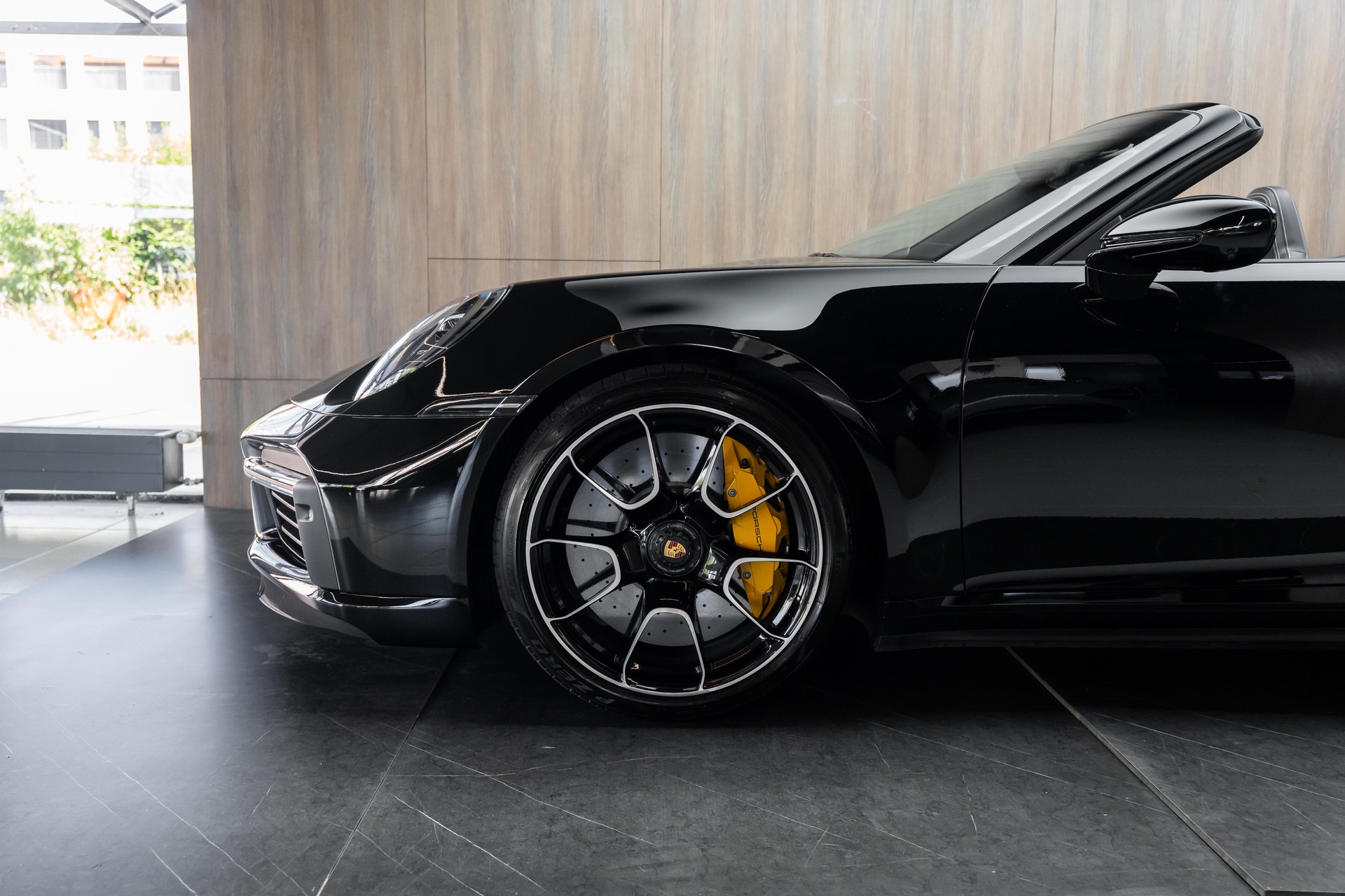 PORSCHE 911 Turbo S Cabriolet PDK | Porsche Approved bis 09.27-image-29